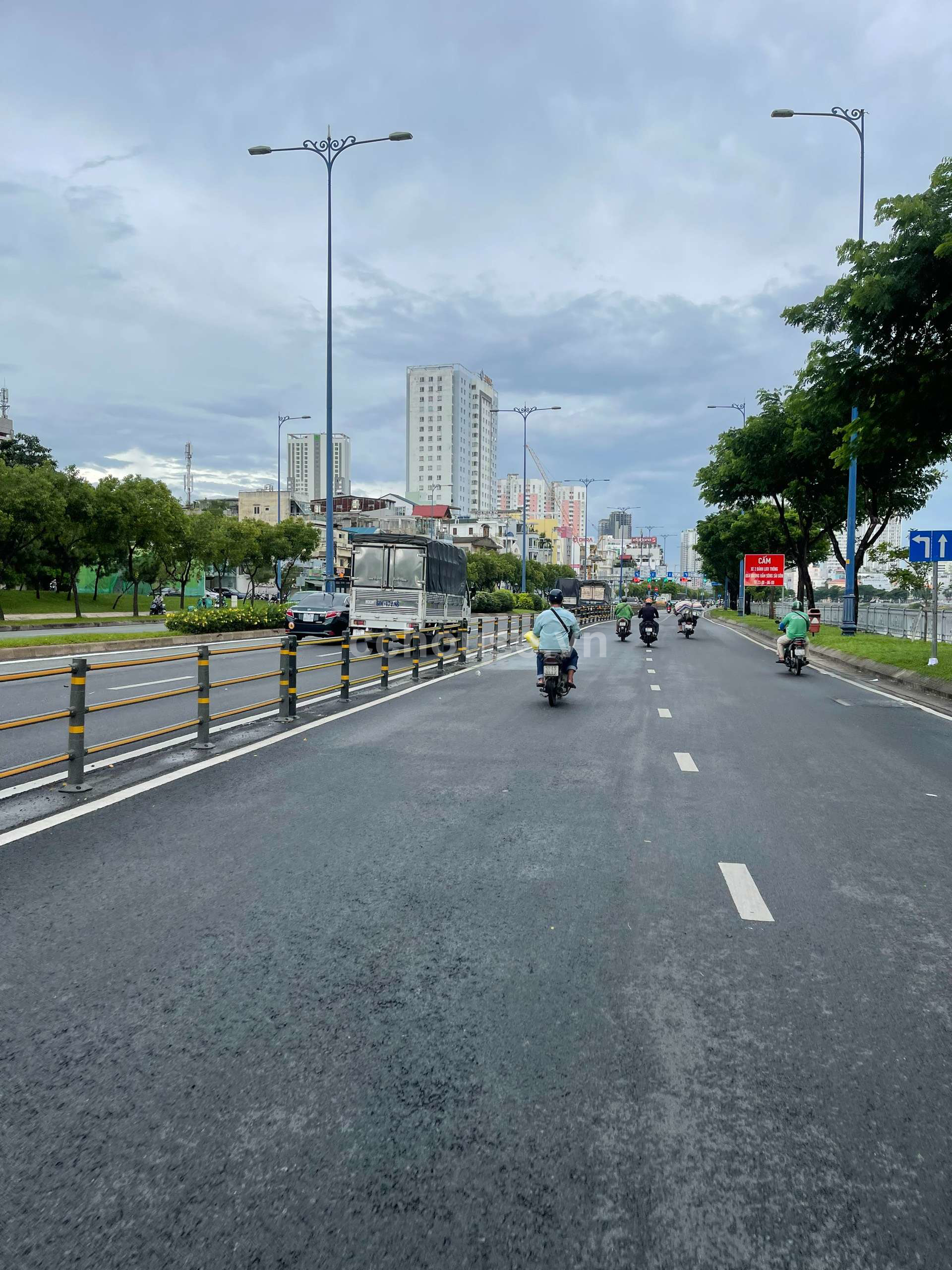 Bán nhà mặt tiền Võ Văn Kiệt, đang có dòng tiền cho thuê cao 