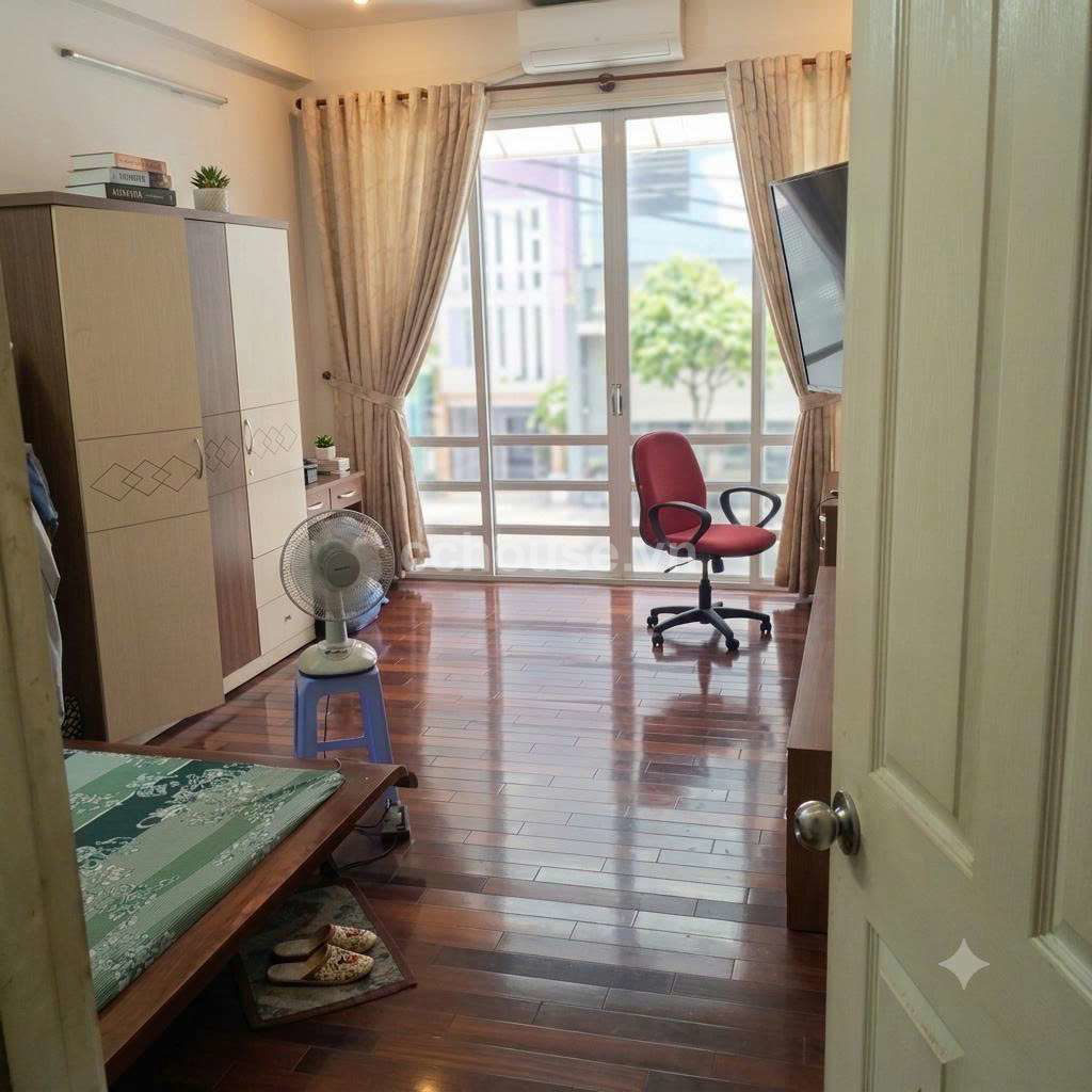 Nhà đẹp 4m x 19,5m x 4 tầng 78m² xá Đồng Tiến, Thành Thái, quận 10