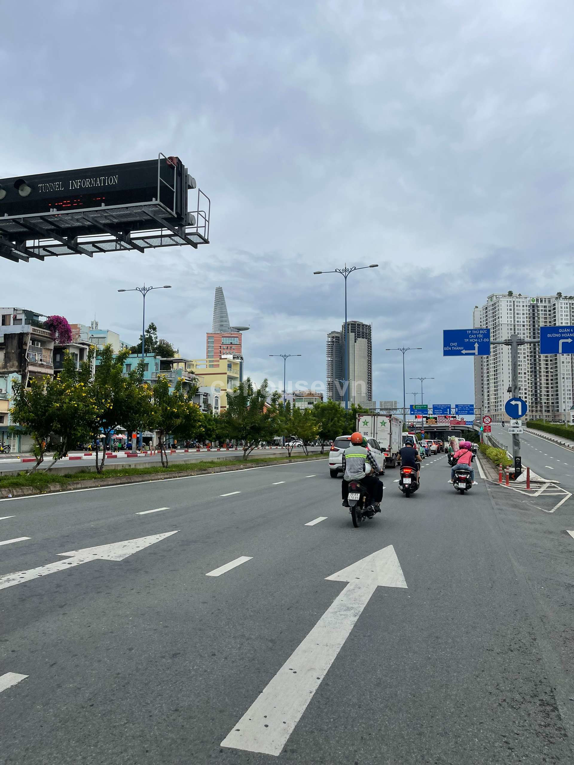 Bán nhà mặt tiền Võ Văn Kiệt, đang có dòng tiền cho thuê cao 