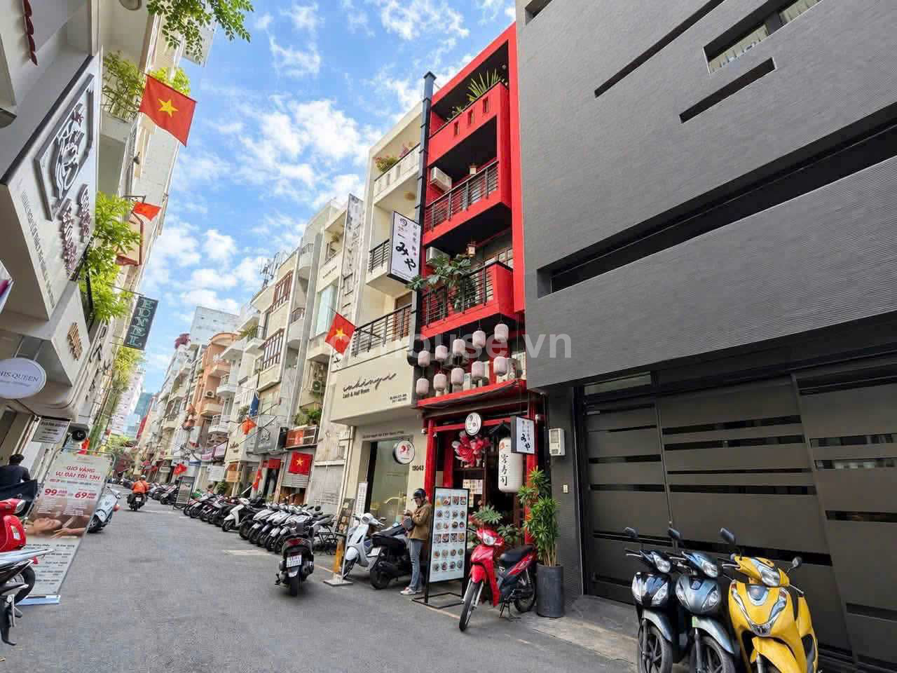 🔥 BÁN NHÀ NGUYỄN TRÃI - P.BẾN THÀNH – QUẬN 1 - 4×17M – 4 TẦNG – 68M2 HĐT 55TR/THÁNG