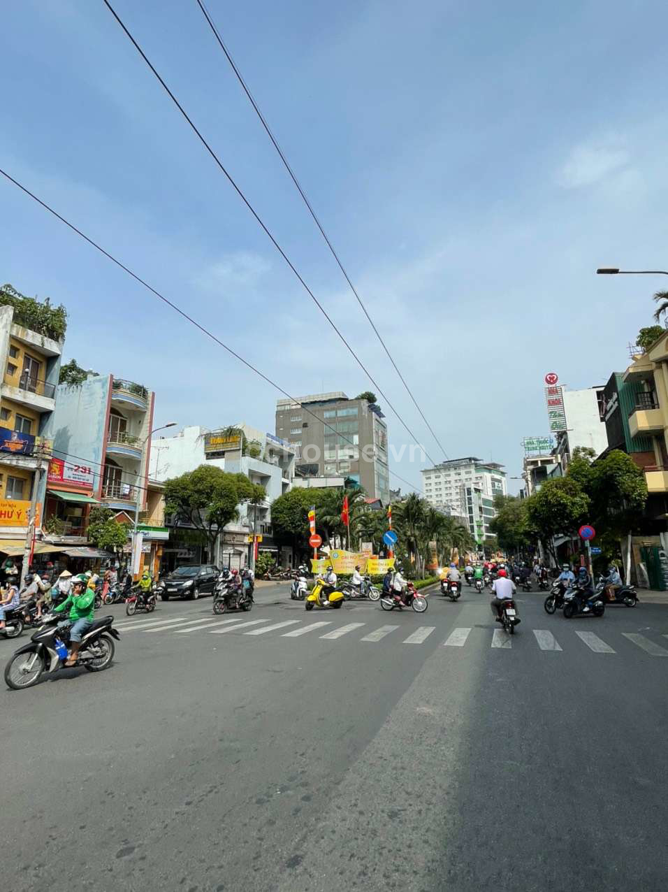 CHÍNH CHỦ BÁN NHÀ PHAN XÍCH LONG, PN - HĐT 7 NĂM - 7 TẦNG DT 4*18m