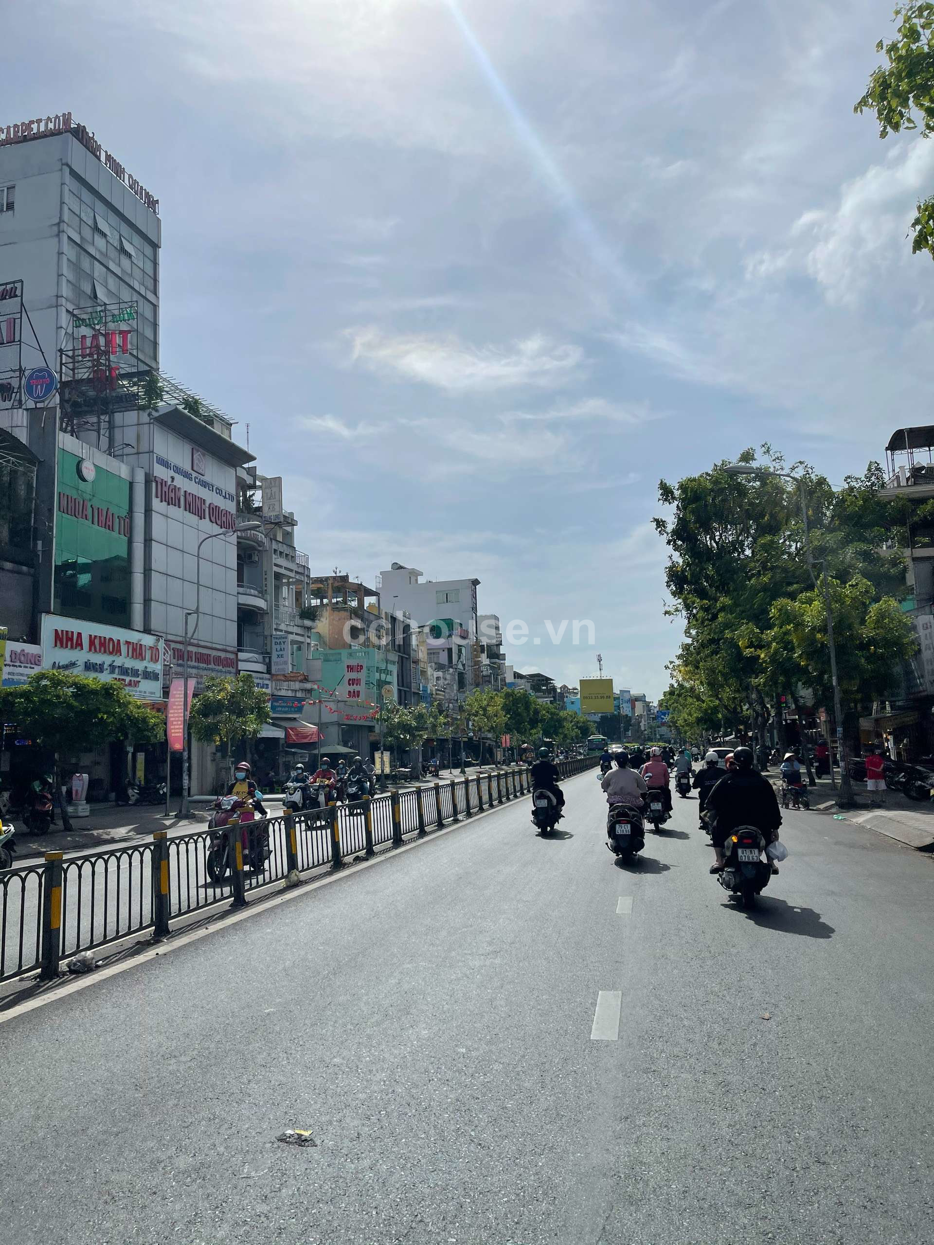 Cho Thuê Nhà Mặt Tiền Lý Thái Tổ, Quận 10 – 6 Tầng, 555m² Sàn, Gần Bệnh Viện Nhi Đồng 1