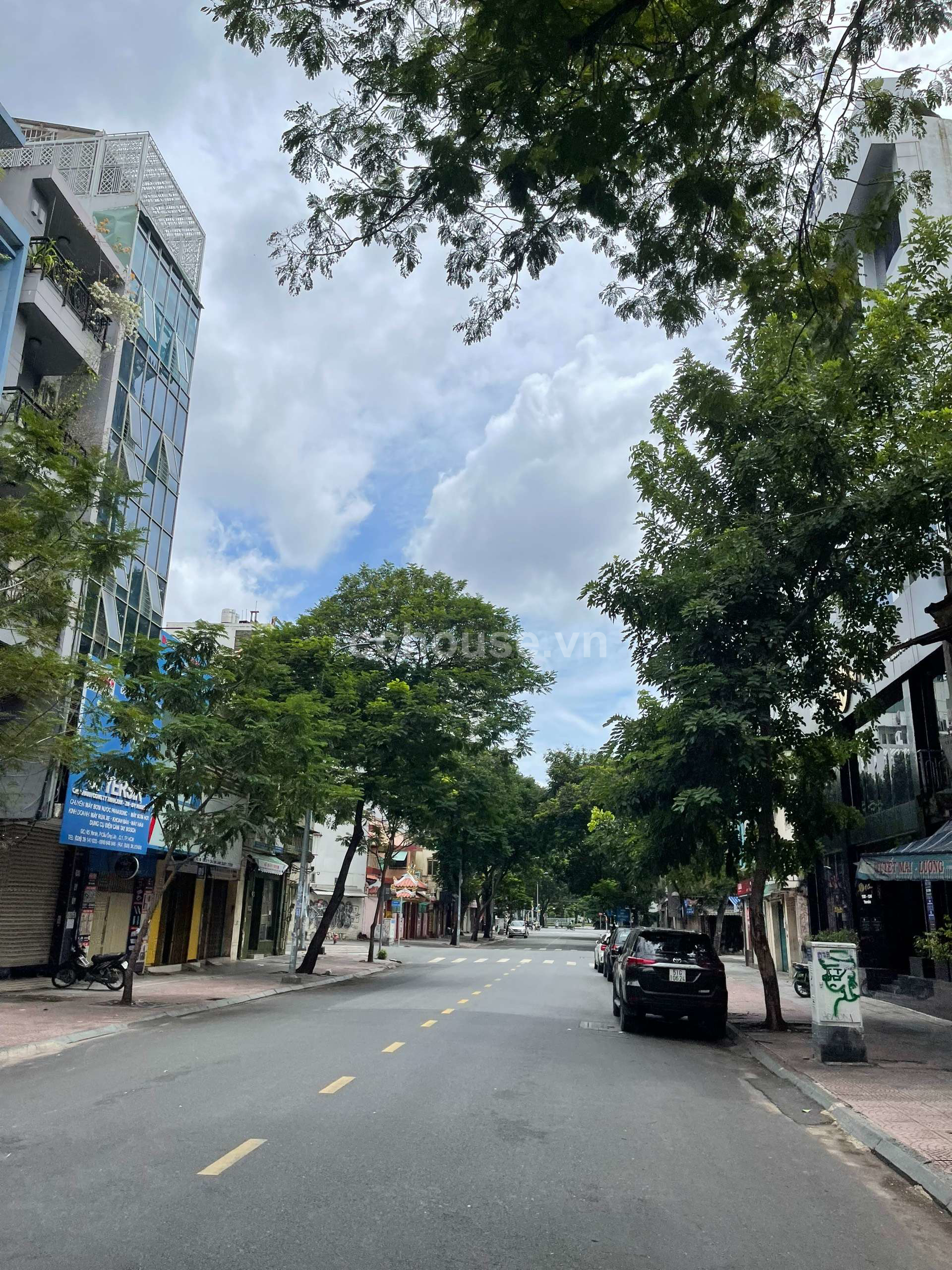 VỊ TRÍ VÀNG MT TIỀN ĐÔI YERSIN, QUẬN 1 - DT 8,2x18m (CN: 153,38m2)