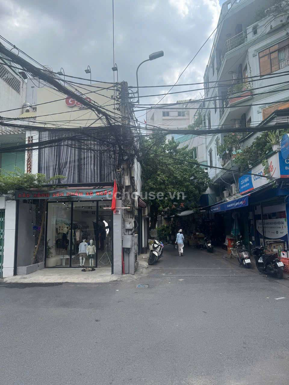 NHÀ GÓC 2 MẶT TIỀN THÀNH THÁI P14 QUẬN 10 - 2 TẦNG 39M2 HĐT 20 TRIỆU