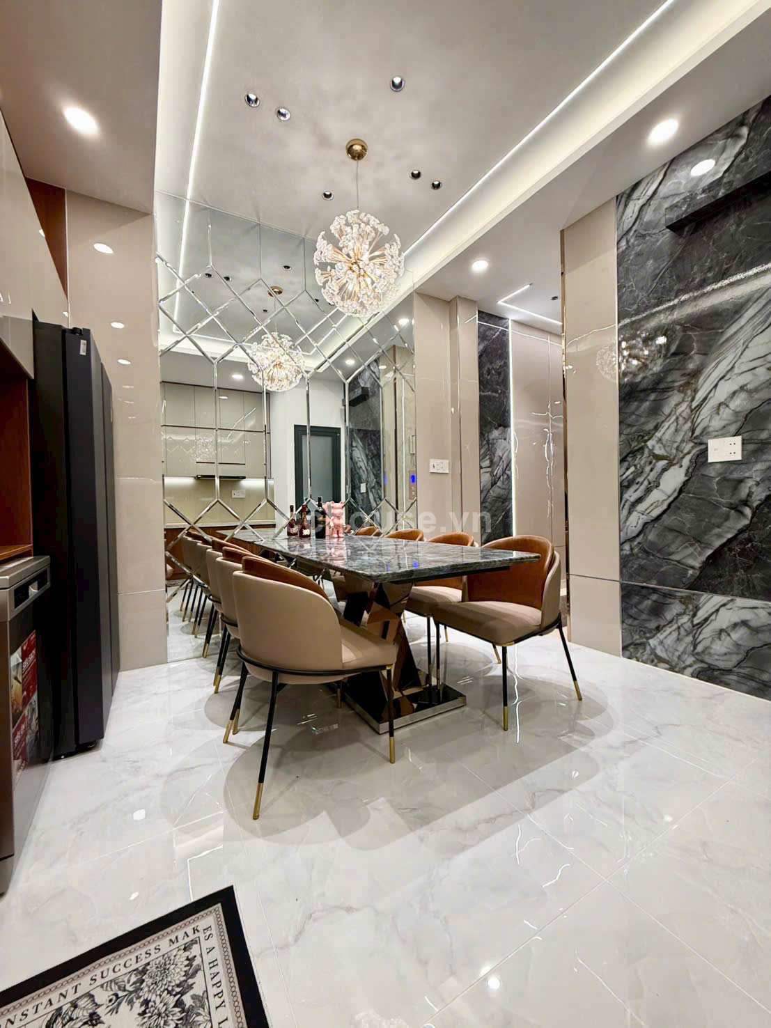  Đường Nhựa 10M HUỲNH VĂN BÁNH PHÚ NHUẬN LUXURY HIỆN ĐẠI 
