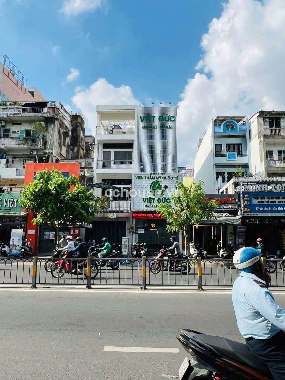 BÁN NHÀ MẶT TIỀN LÝ THÁI TỔ PHƯỜNG 2 , QUẬN 3 NGAY CÔNG VIÊN GIỌT NƯỚC - 4 TẦNG- HƯỚNG TÂY NAM - 6WC