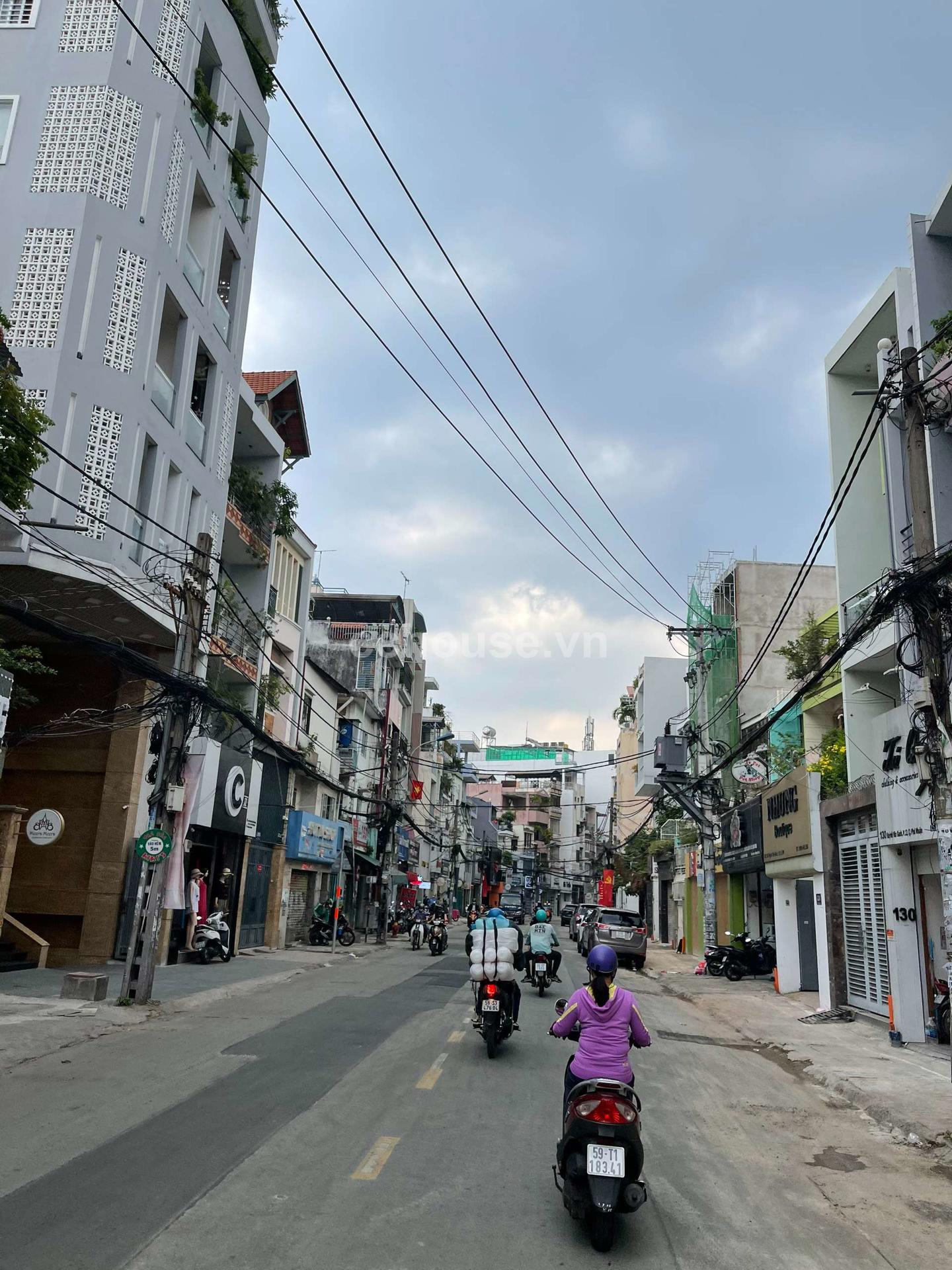 Nhà phố Hẻm đường Huỳnh Văn Bánh, Phường Cầu Kiệu, TP.HCM.