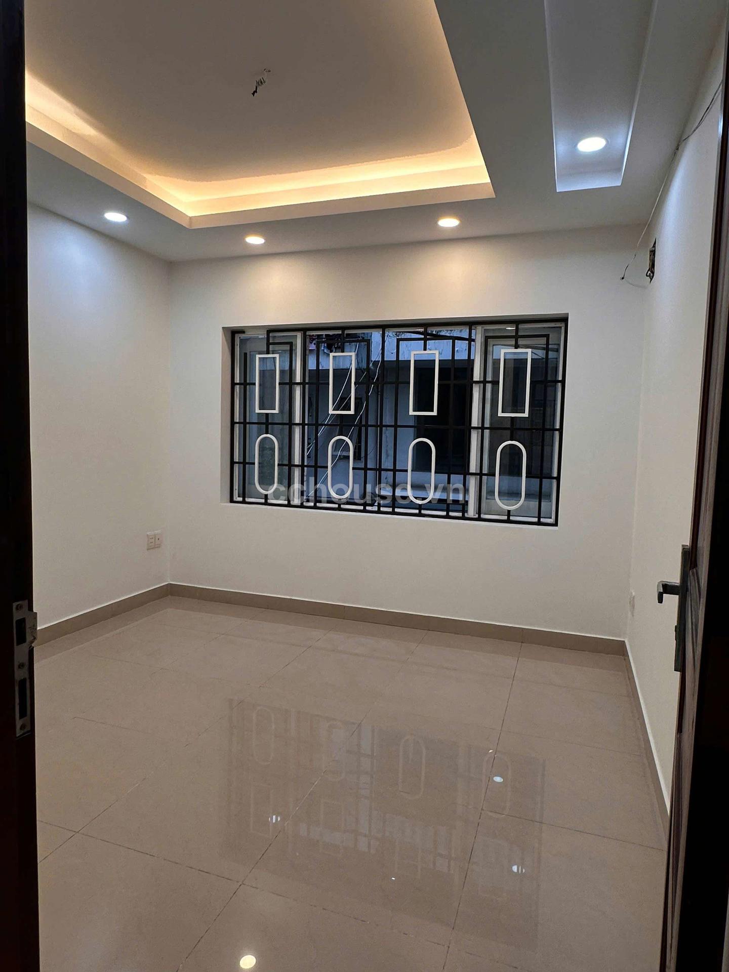 Chỉ 9 tỷ có ngay nhà 1/ . 5 Tầng ngay trung tâm Q10.