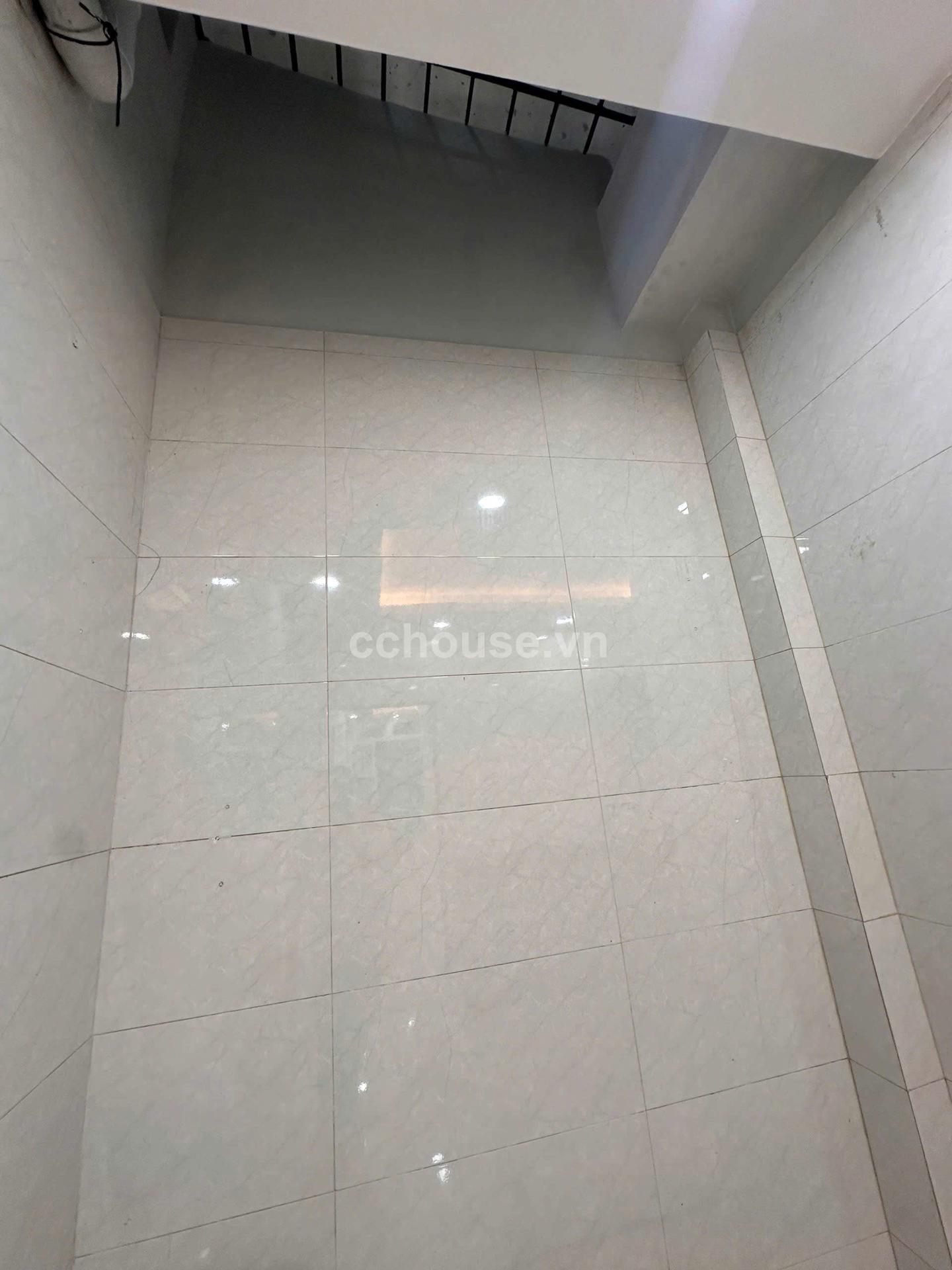 Chỉ 9 tỷ có ngay nhà 1/ . 5 Tầng ngay trung tâm Q10.