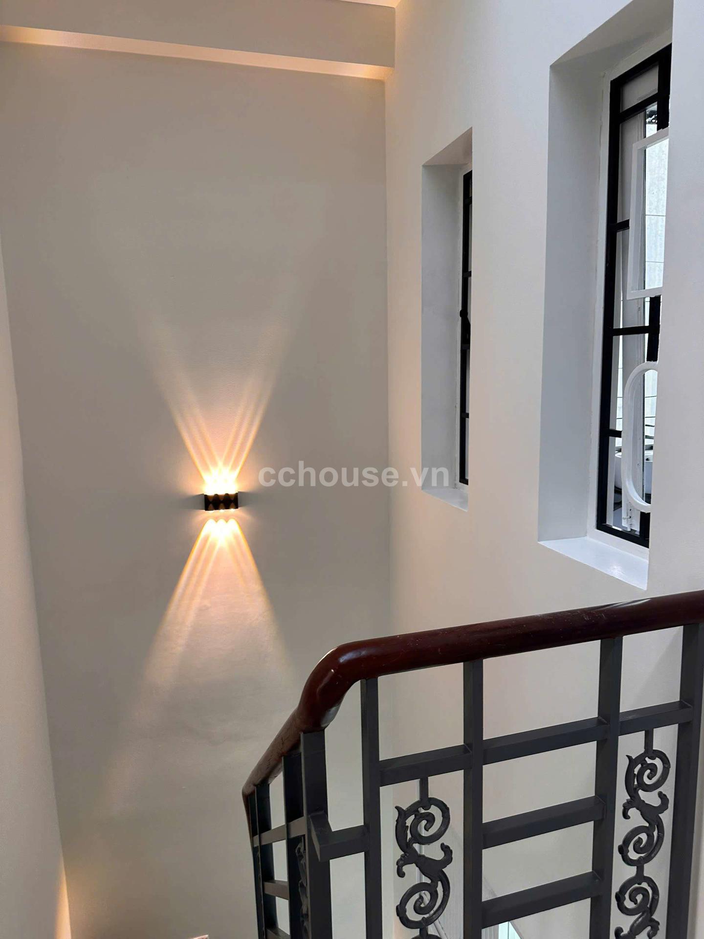 Chỉ 9 tỷ có ngay nhà 1/ . 5 Tầng ngay trung tâm Q10.