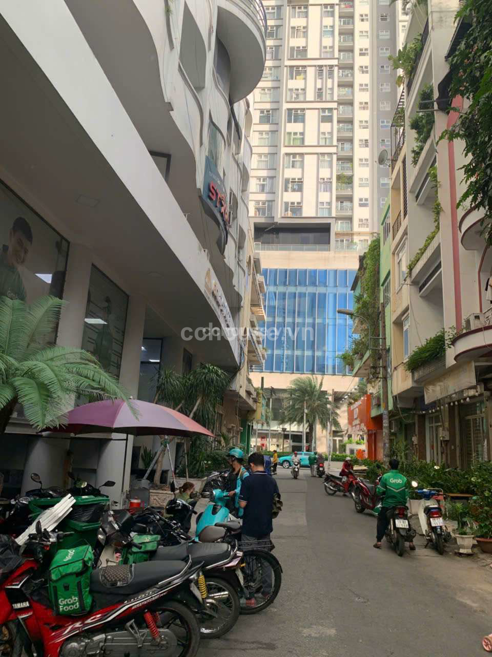 Bán nhà 5 tầng mặt tiền ô tô tránh ngay Huỳnh Văn Bánh 44 m2 giá 11 tỷ