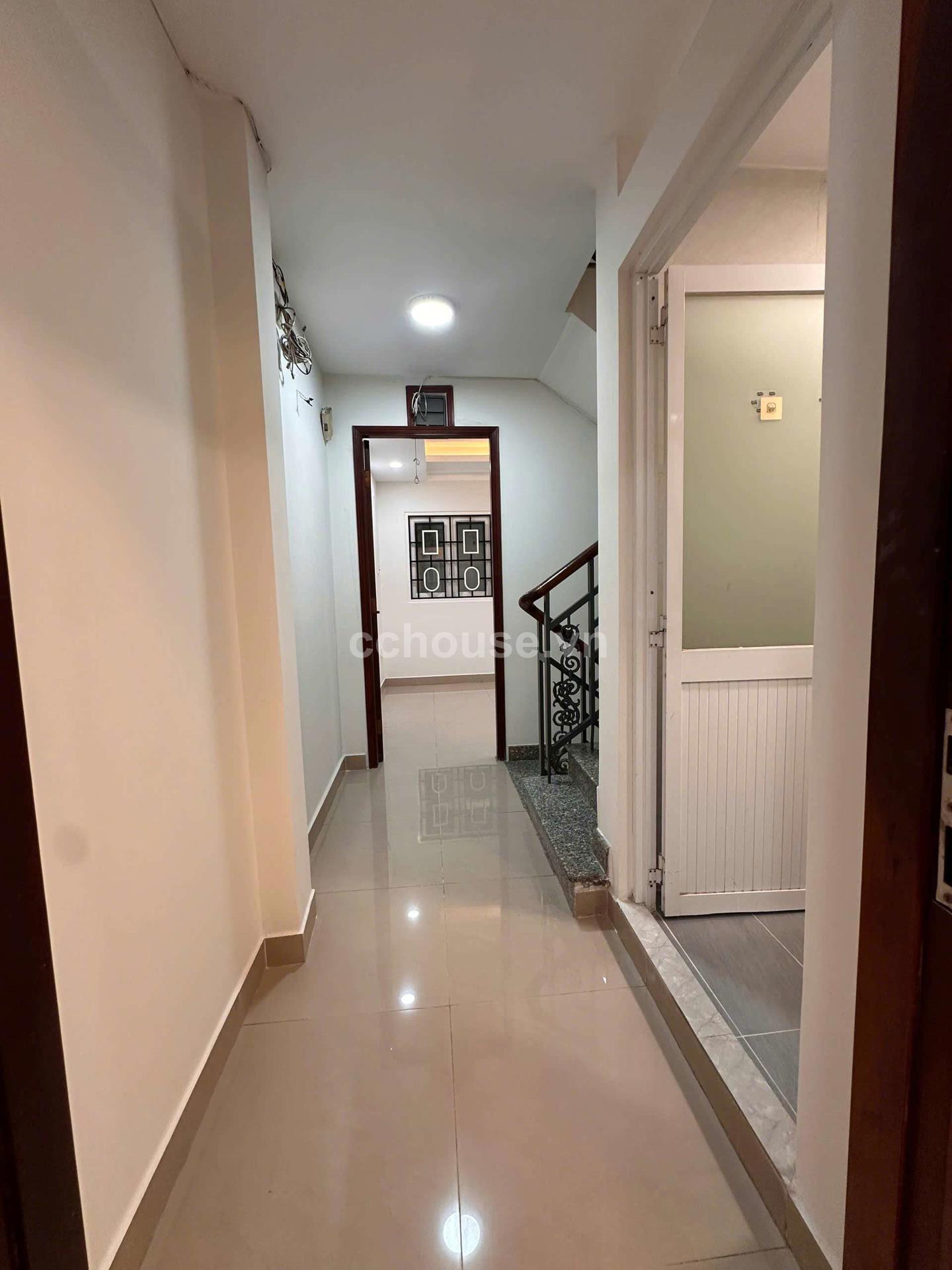 Chỉ 9 tỷ có ngay nhà 1/ . 5 Tầng ngay trung tâm Q10.