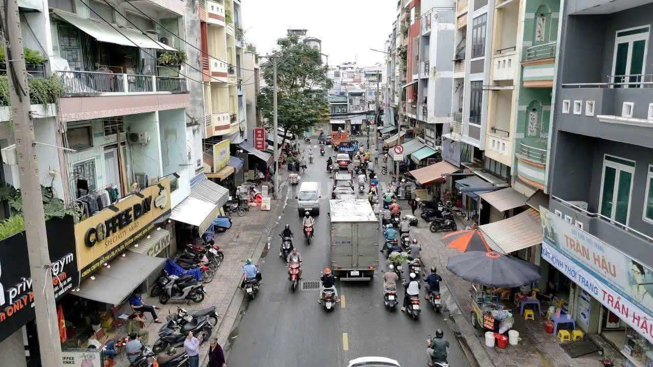 MẶT TIỀN QUẬN 3 NGAY CMT8 NHÀ 3 TẦNG HĐT 45 TRIỆU GIÁ CHỈ 16.2 TỶ