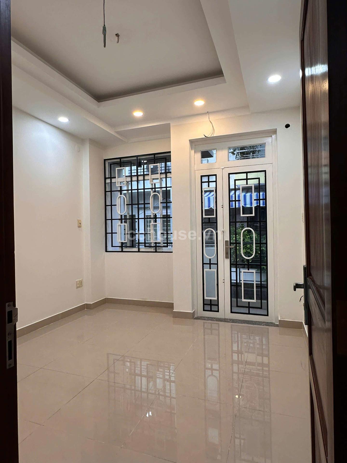 Chỉ 9 tỷ có ngay nhà 1/ . 5 Tầng ngay trung tâm Q10.