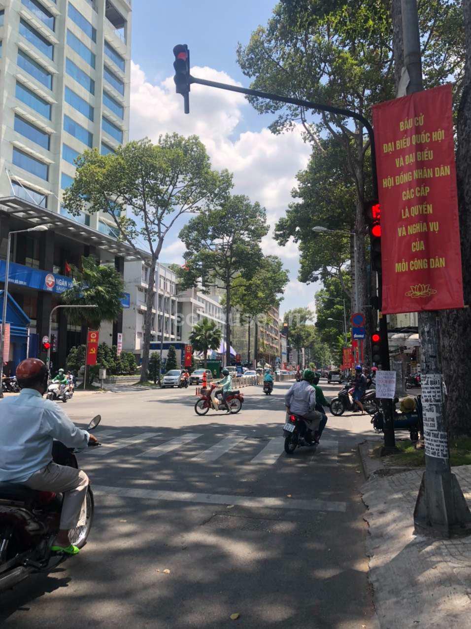 Bán nhà phố tọa lạc tại MT đường Trần Hưng Đạo, Quận 5, HCM