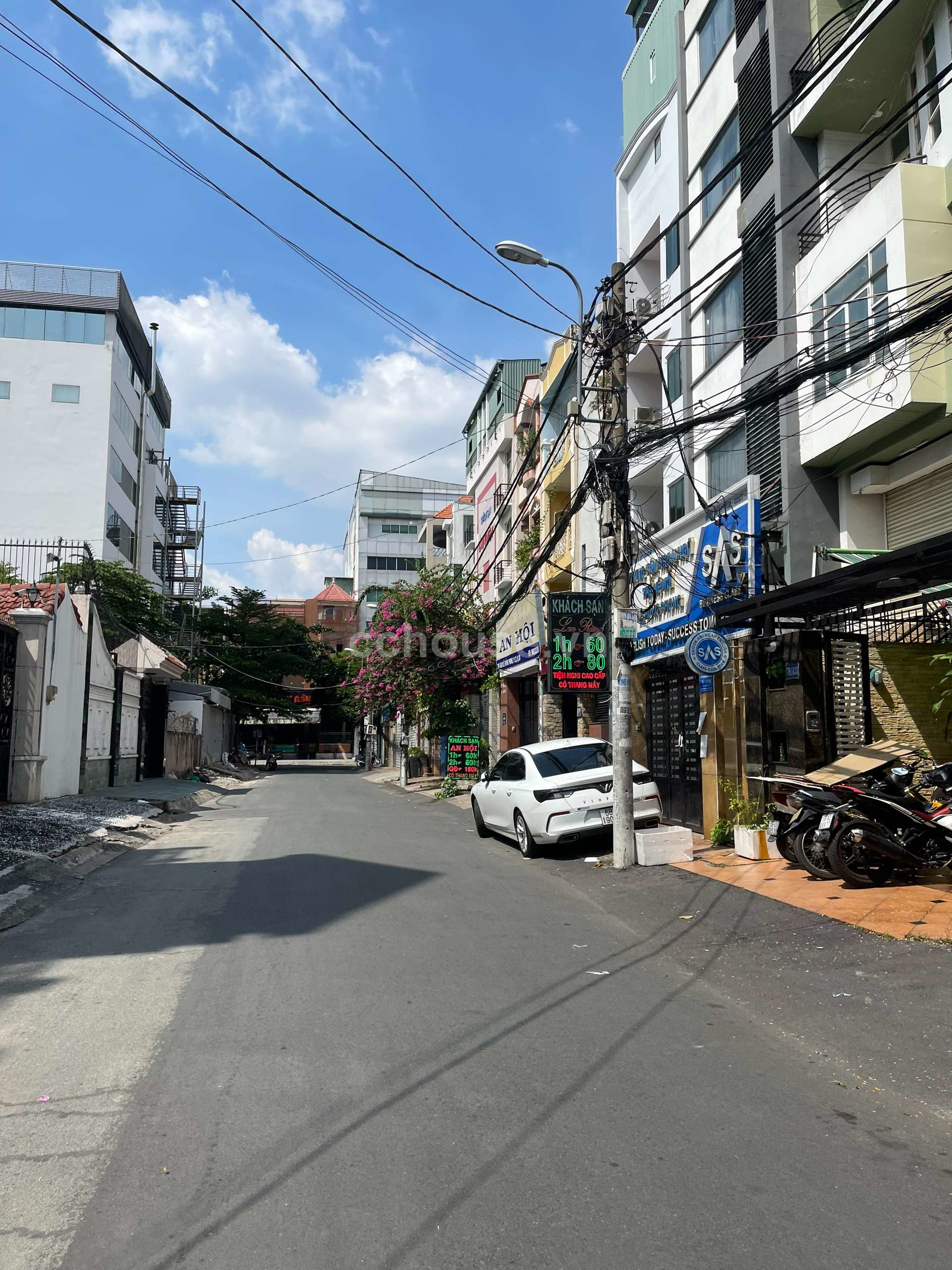 GIẢM GIÁ BÁN NHANH NHÀ ĐẸP NGAY LHP, Q.10 - 3 TẦNG - 9.4 TỶ 