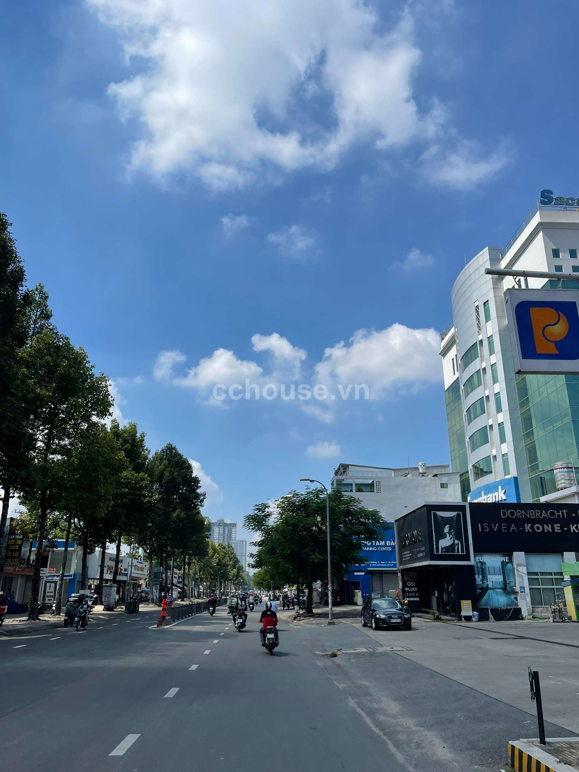 CC bán nhà 2 căn liền kề Lý Thường Kiệt DT bằng nhau, đối diện ĐH Bách Khoa, có lẻ từng căn