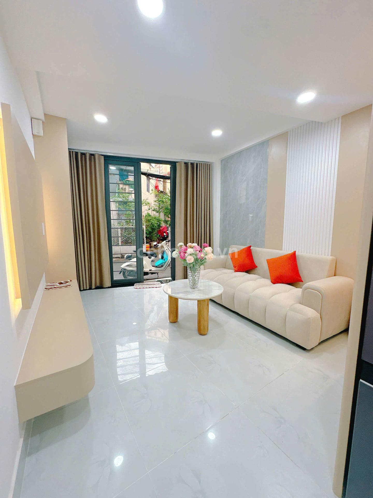 Mặt Tiền Kinh Doanh Ngay Trung Tâm Phú Nhuận Giá chỉ 7 tỷ hơn 