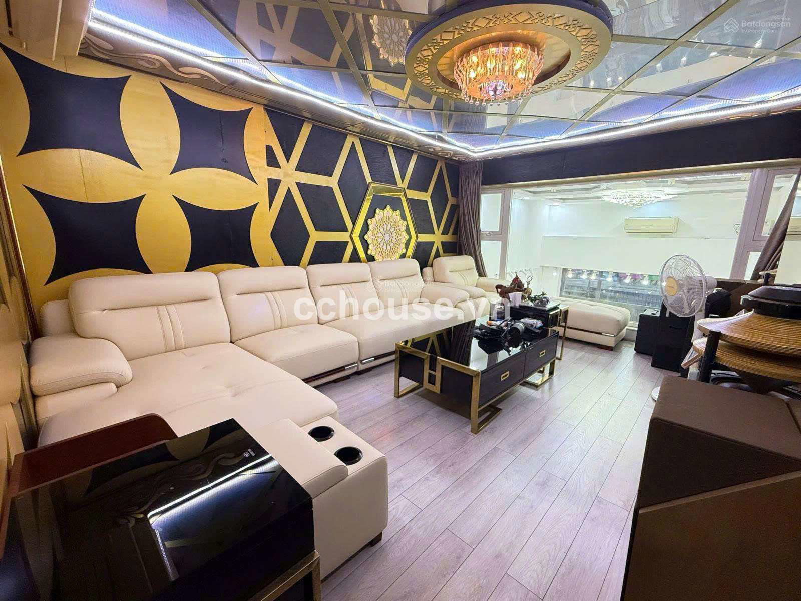 BÁN NHÀ MẶT TIỀN LÝ THÁI TỔ PHƯỜNG 2 , QUẬN 3 NGAY CÔNG VIÊN GIỌT NƯỚC - 4 TẦNG- HƯỚNG TÂY NAM - 6WC