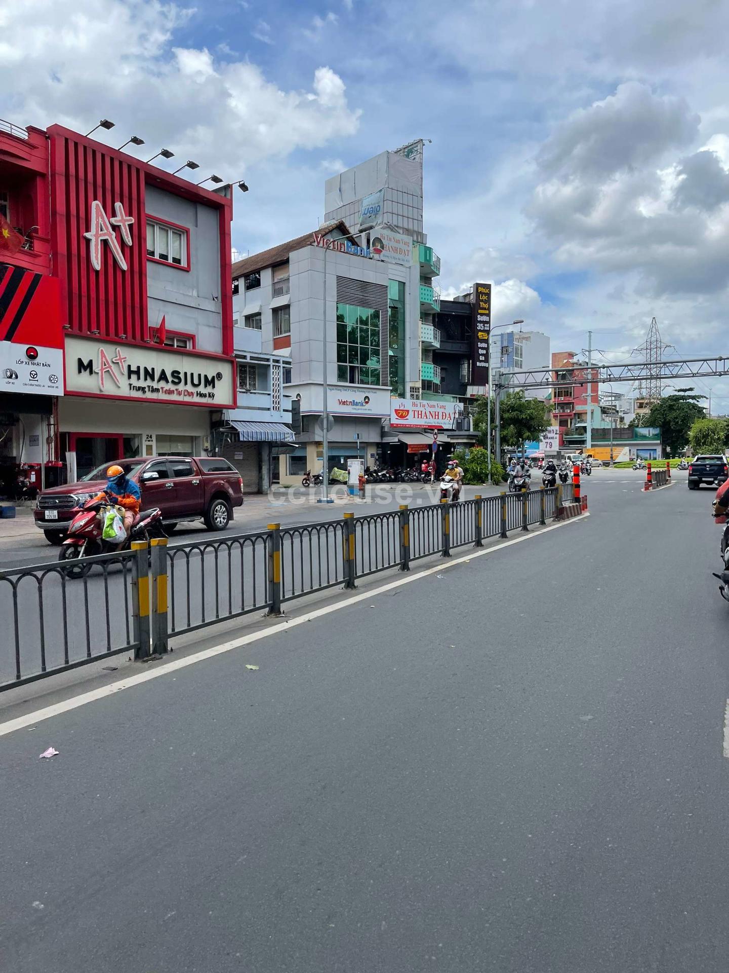 CHÍNH CHỦ BÁN NHÀ CĂN GỐC 2MT LÝ THÁI TỔ, P.1, Q.3 - 8,2 TỶ.