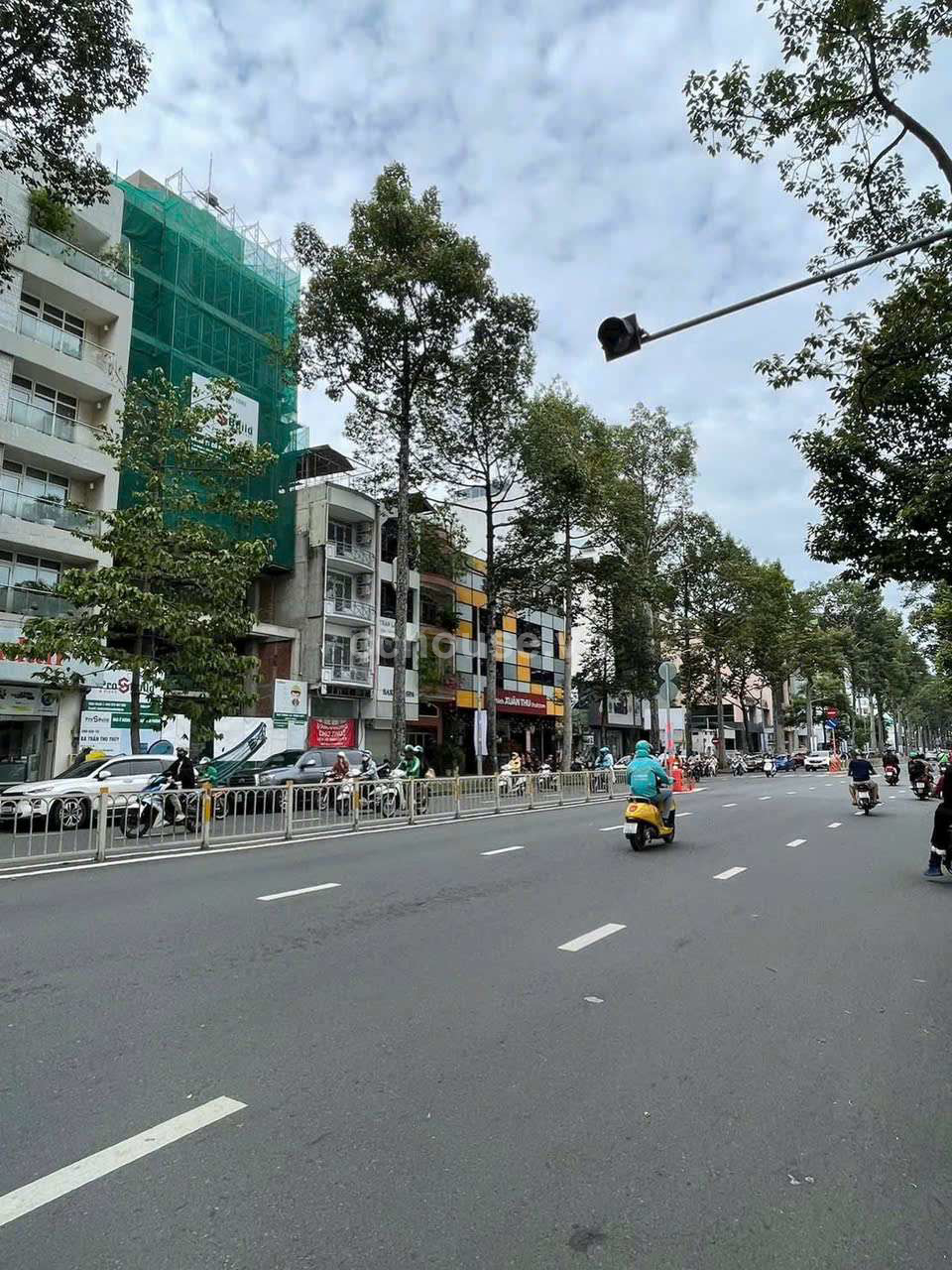 SIÊU PHẨM MẶT TIỀN KÝ CON BẾN THÀNH QUẬN 1 7 TẦNG THANG MÁY HĐT 5000 USD