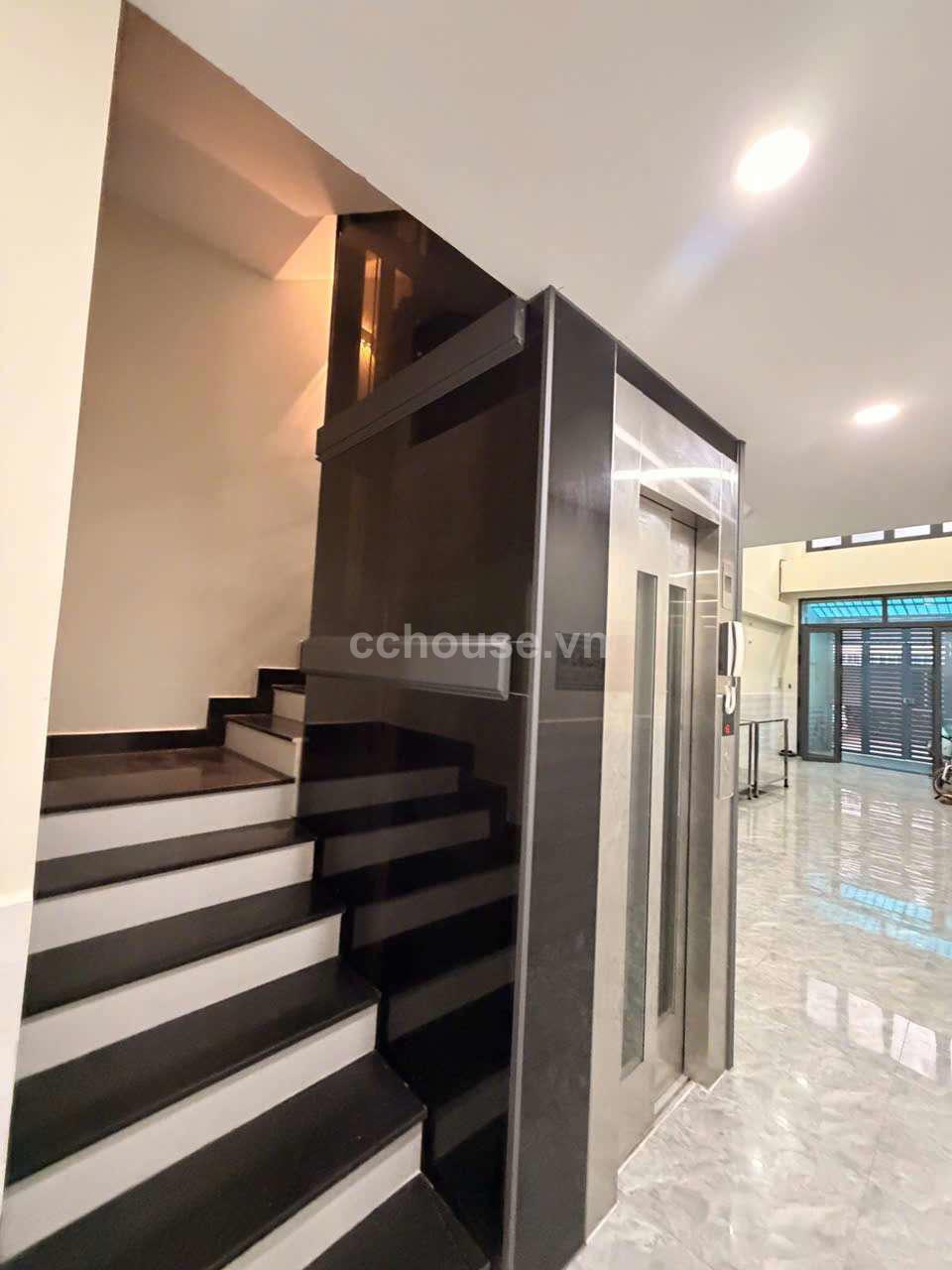 Bán nhà thang máy VIP nhất khu Đồng Tiến Thành Thái Quận 10 gần 90m2