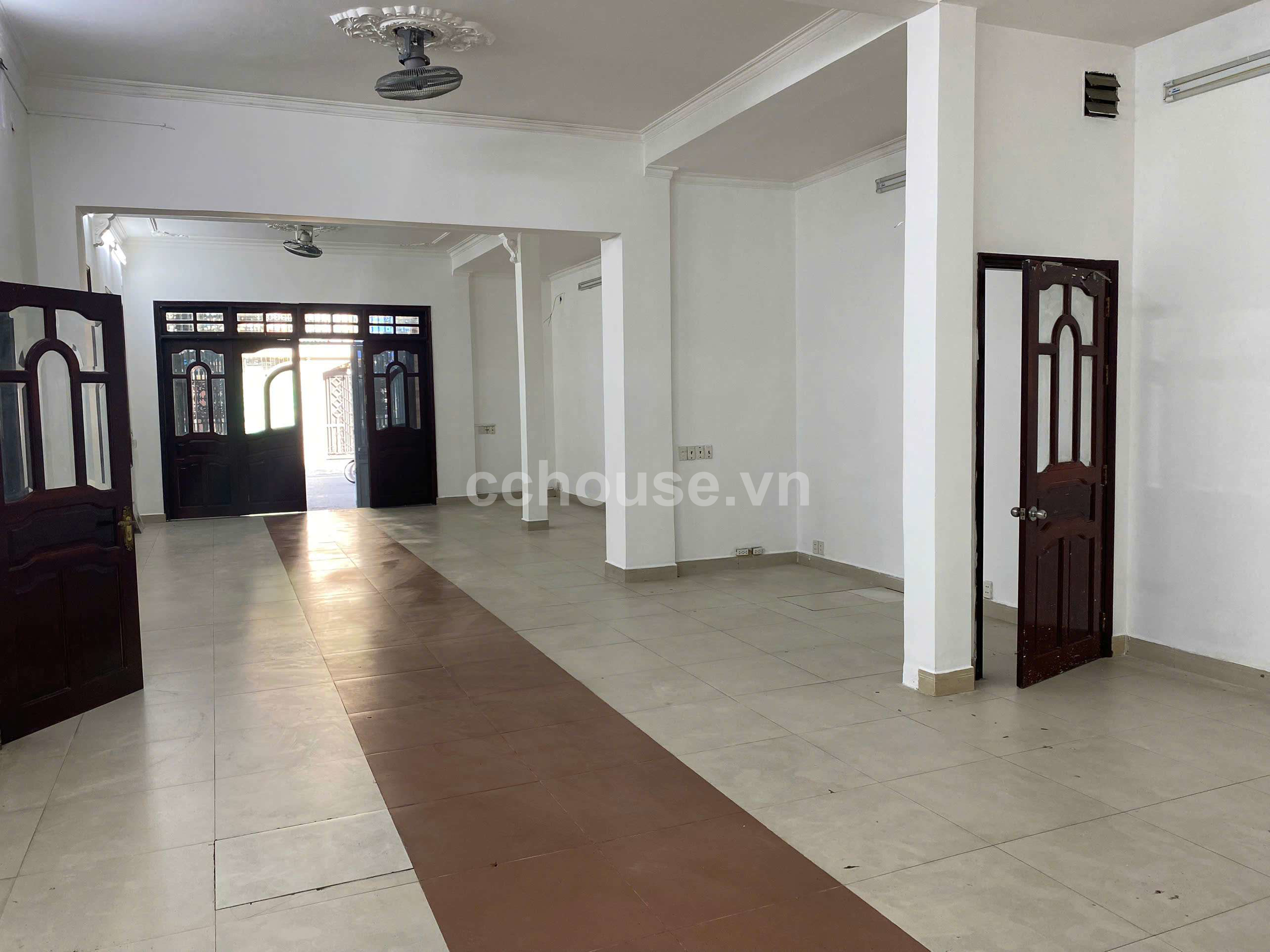 CHÍNH CHỦ GỬI BÁN NHÀ MẶT TIỀN K300 CỘNG HÒA P12 QUẬN TÂN BÌNH - 10Mx18M 170M2 TRỆT 2LẦU 52 TỶ 