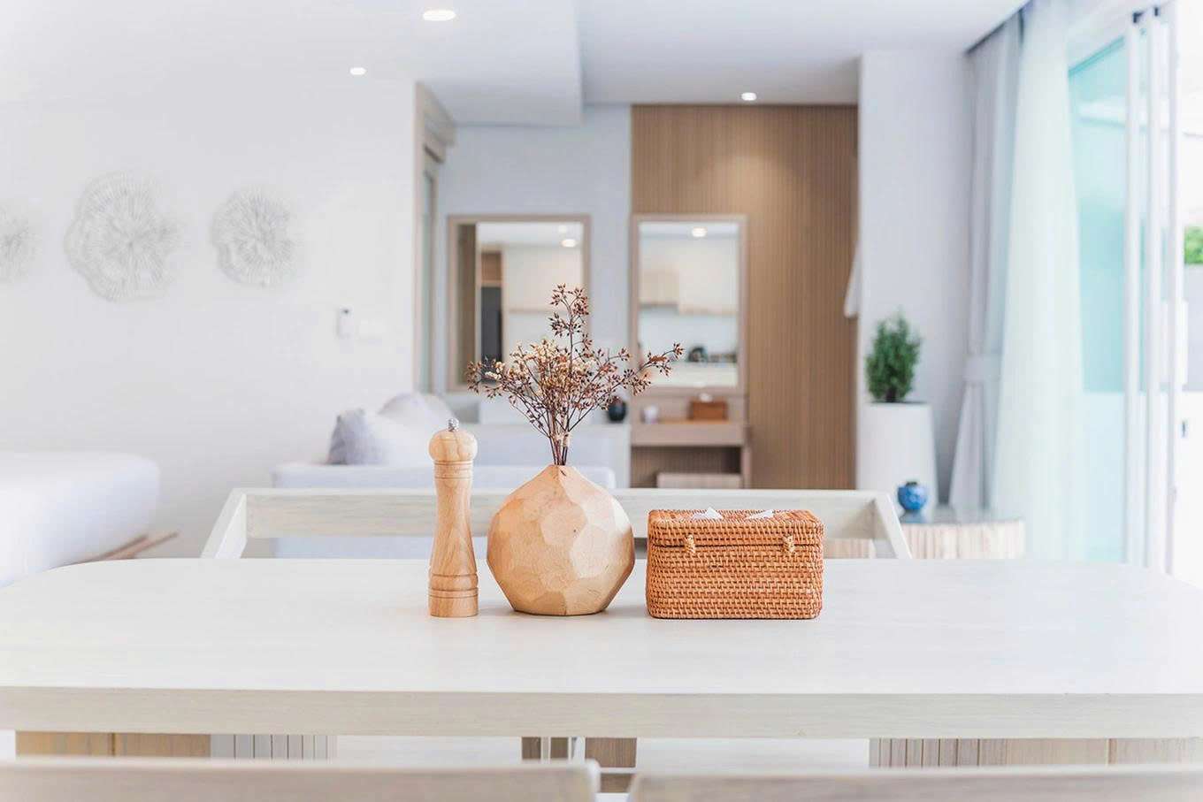 Dọn nhà cuối năm làm sao để hiệu quả mà không căng sức? Dưới đây là những mẹo sắp xếp và dọn dẹp theo nhịp chuẩn quốc tế, giúp bạn đón Tết nhẹ nhàng hơn.
