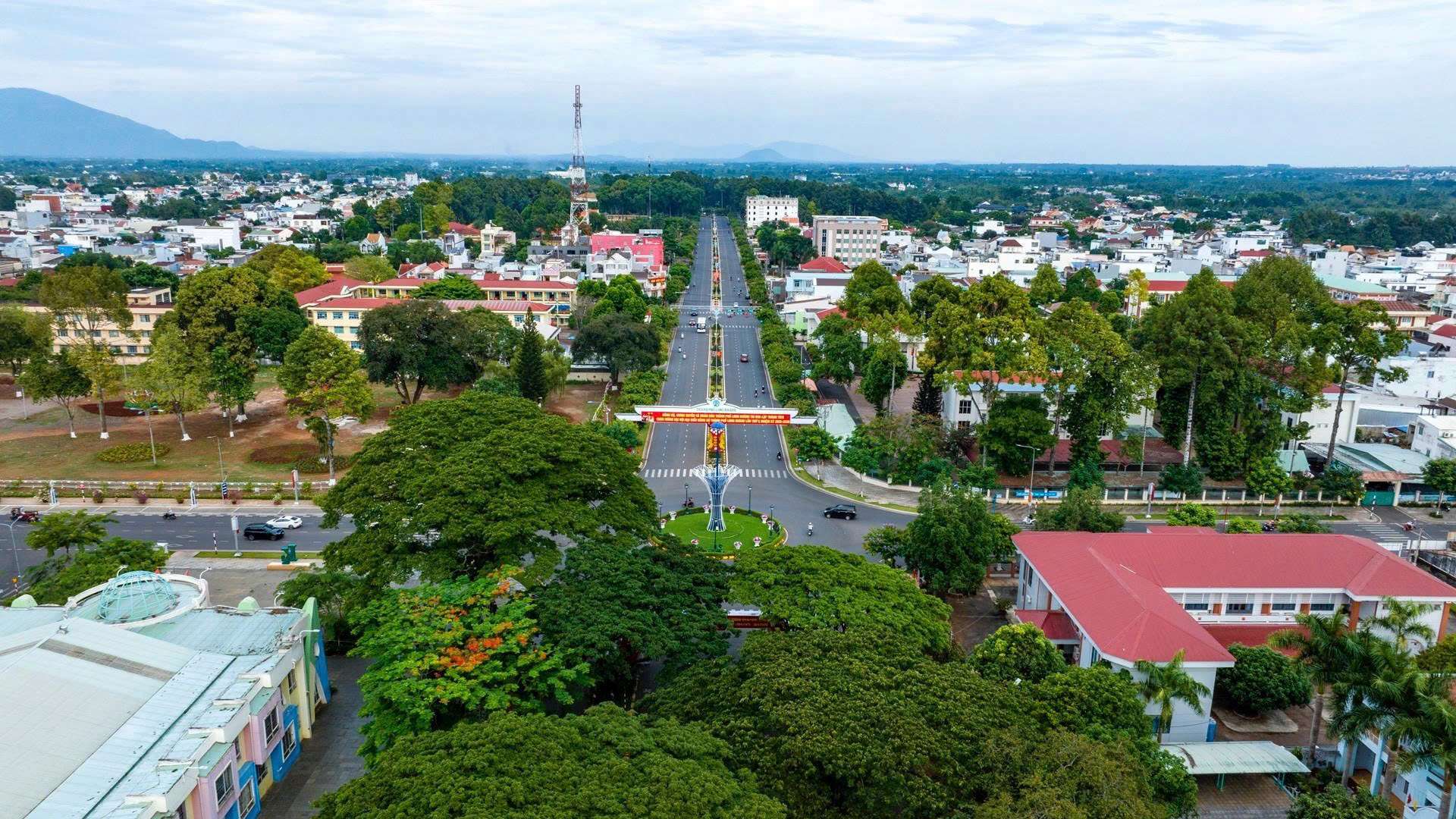 Từ khoản nợ tiền sử dụng đất hơn 19 triệu đồng bị yêu cầu nộp hơn 330 triệu đồng, một người dân tại Đồng Nai đã khởi kiện cơ quan thuế và được tòa án chấp nhận toàn bộ yêu cầu.