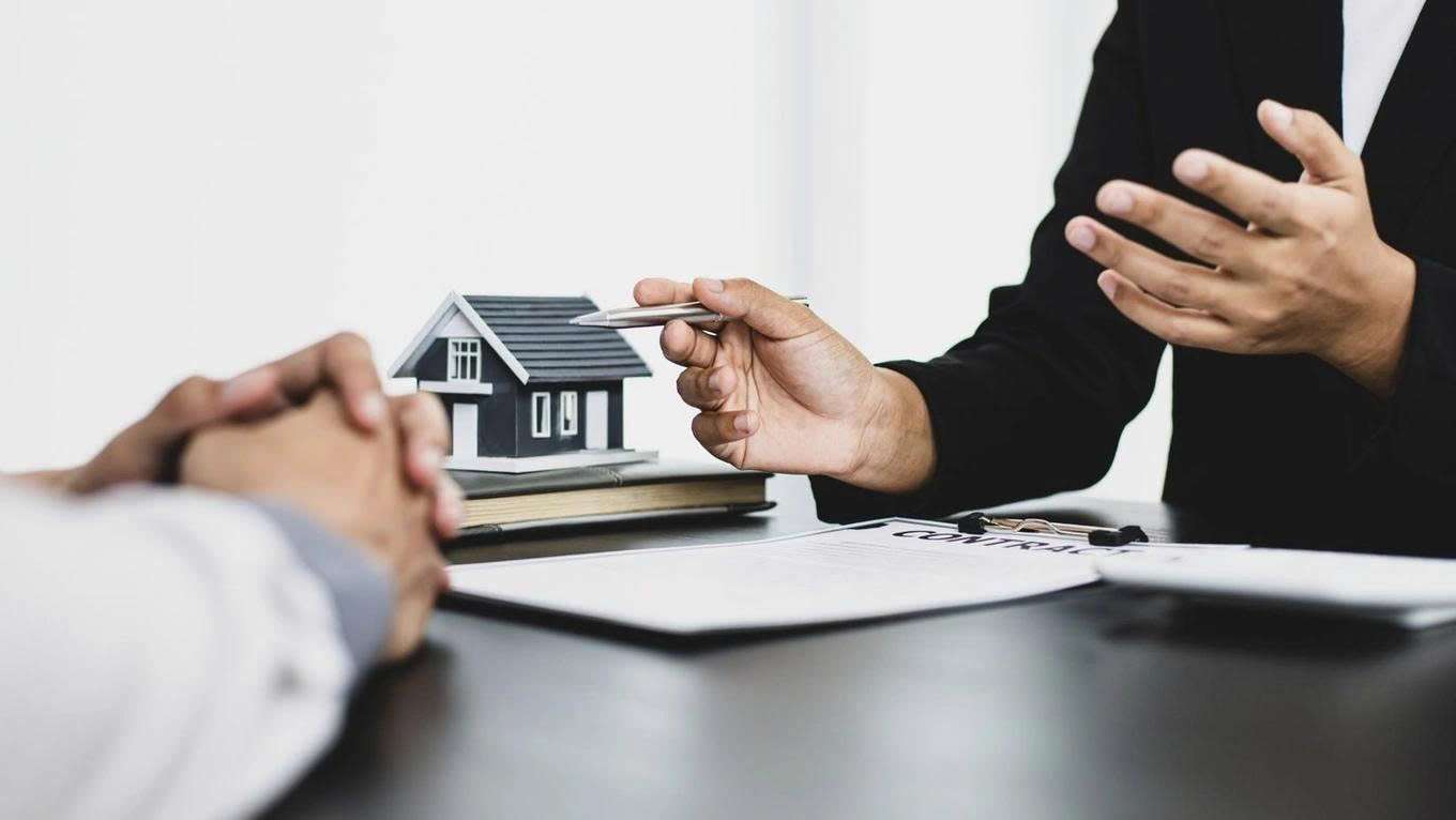 Theo luật sư, cha mẹ khi còn sống và có đầy đủ năng lực hành vi dân sự, hoàn toàn có quyền quyết định ai được hưởng và ai không được hưởng tài sản của mình sau khi qua đời.