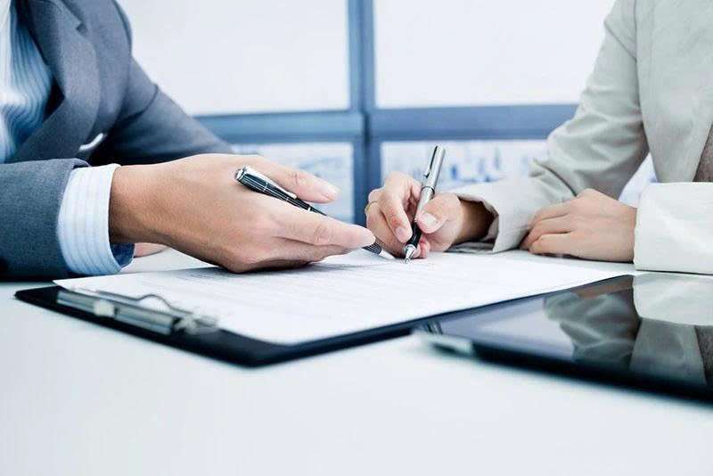Một trong những nhầm lẫn phổ biến trên thị trường bất động sản là xem các thỏa thuận “vay vốn”, “góp vốn”, “hợp tác đầu tư” như một bước trung gian có thể mặc nhiên dẫn đến quyền mua nhà trong tương lai.
