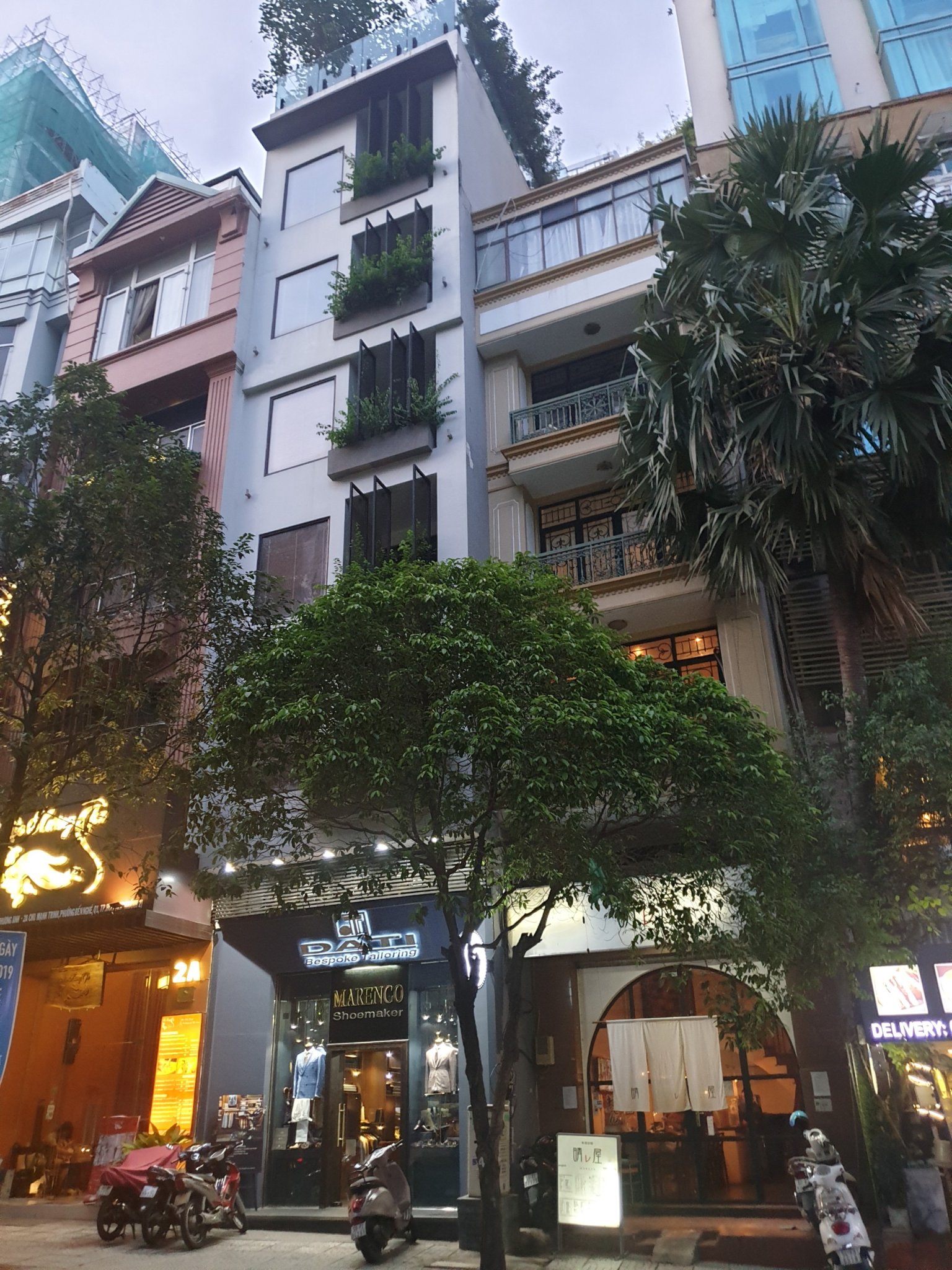Mặt Tiền Chu Mạnh Trinh ( Lê Thánh Tôn ), P. Bến Nghé, Quận 1