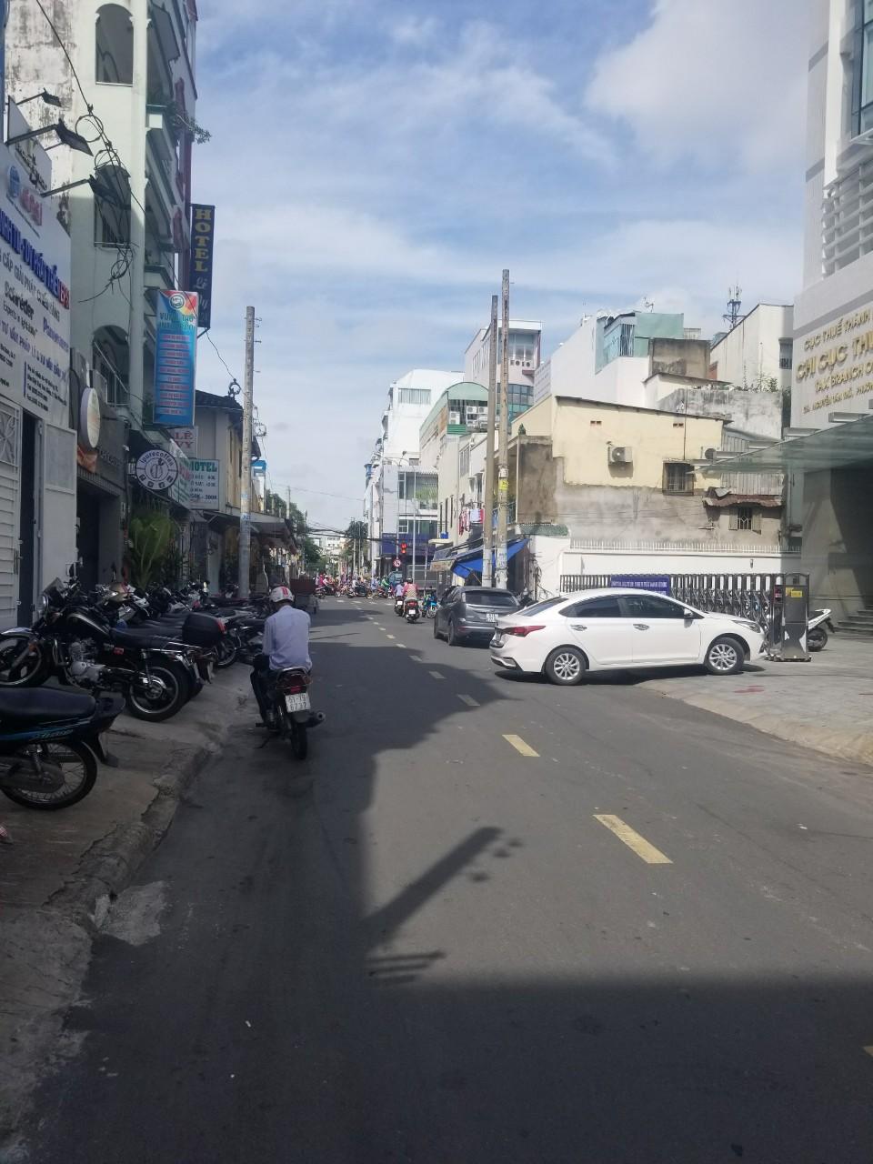 NHÀ MẶT TIỀN NGUYỄN VĂN THỦ – QUẬN 1, DT: 6×6M, KC: 2 TẦNG, HĐT 40TR/THÁNG, GIÁ: 18.5 TỶ