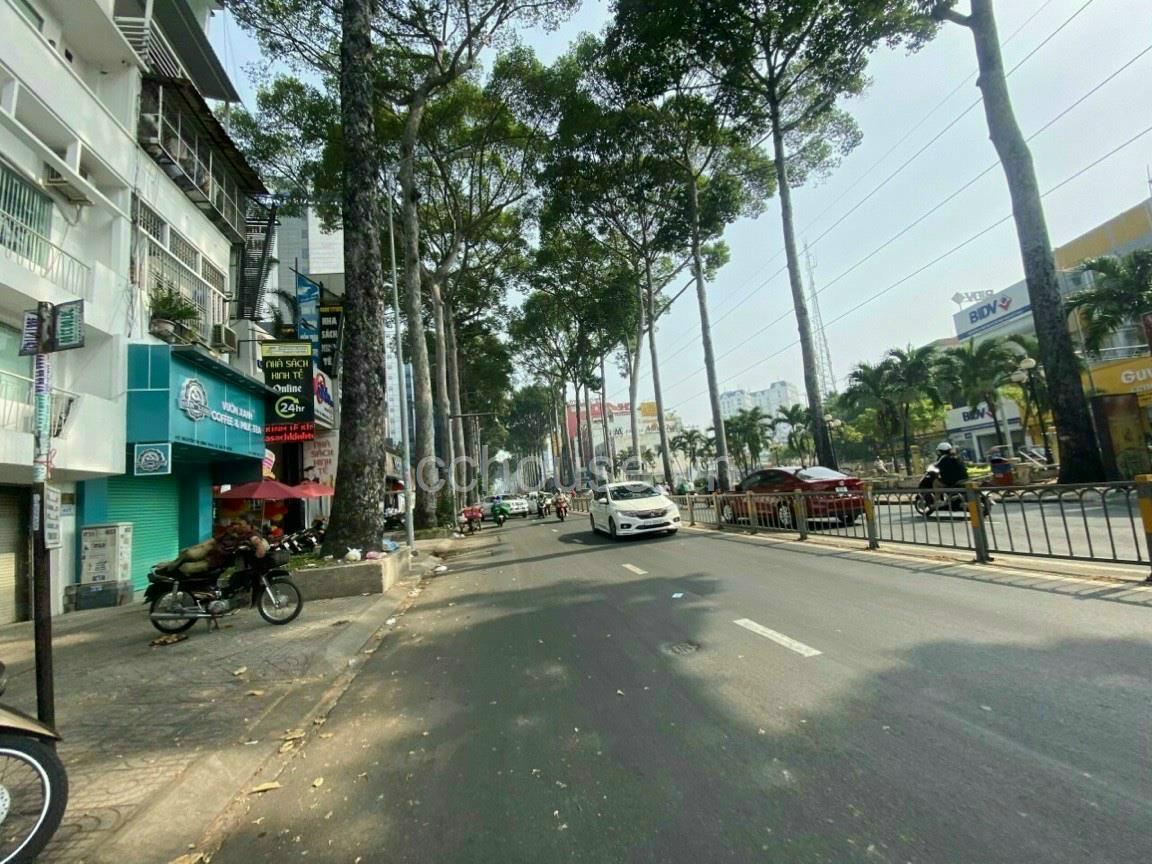 Bán nhà mặt tiền đường 3/2, P10,Q10 DT:4.4x21m, NH:6m, 3tầng, Giá 35 tỷ