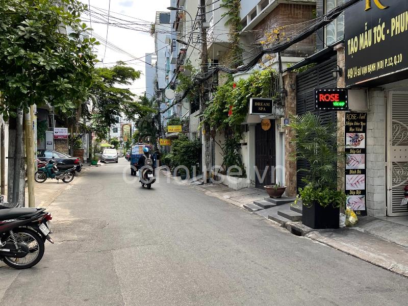 NHÀ HẺM 8M SƯ VẠN HẠNH, QUẬN 10, DT: 56M2 (3.3X17), KC: TRỆT 2 LẦU ST, HĐT: 27 TRIỆU, GIÁ: 15 TỶ