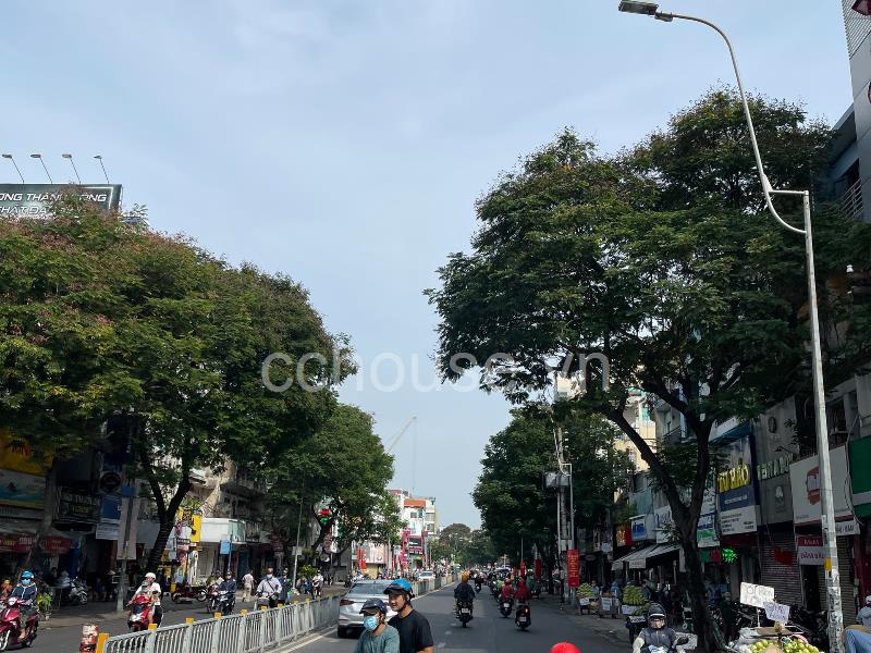 Bán gấp 367 Lê Văn Sỹ, Phường 12, Quận 3, DT: 4 x 17m, 4 tầng