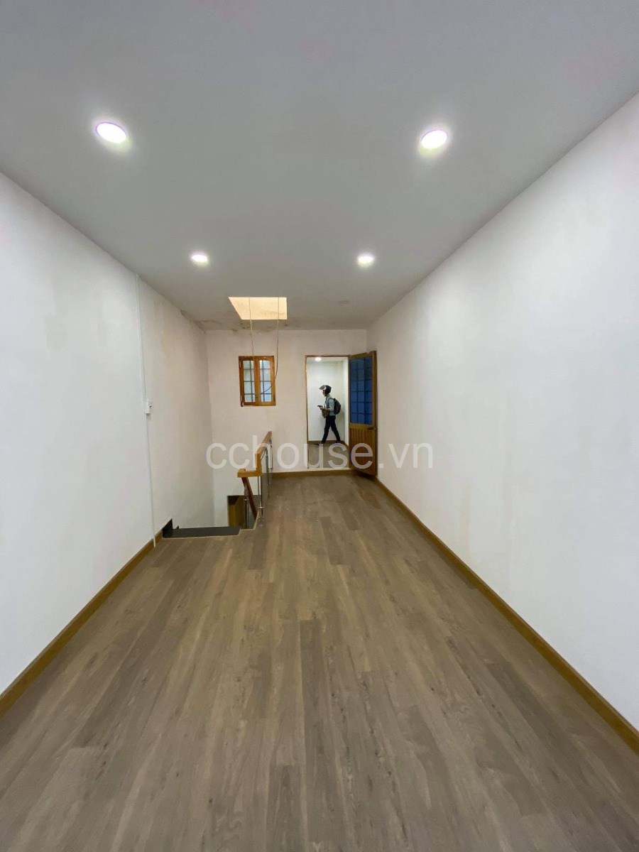 Bán nhà phố đường Trần Hưng Đạo, Phường Cầu Kho, Q1