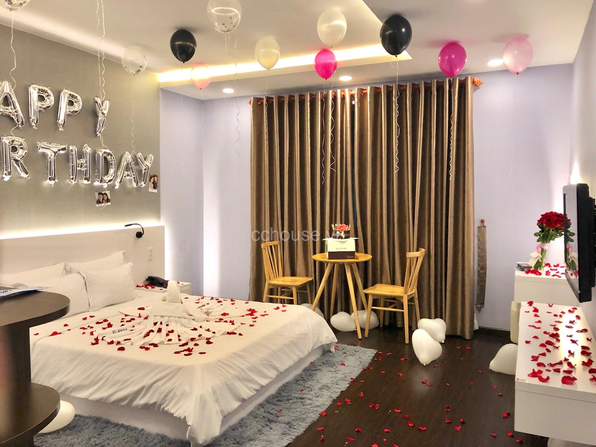 Bán khánh sạn Ha Noi Hotel - khu Đệ Nhất 19/1 Hoàng Việt, Phường 4, Q Tân Bình DT: 8.2 x 19m, 9 tầng