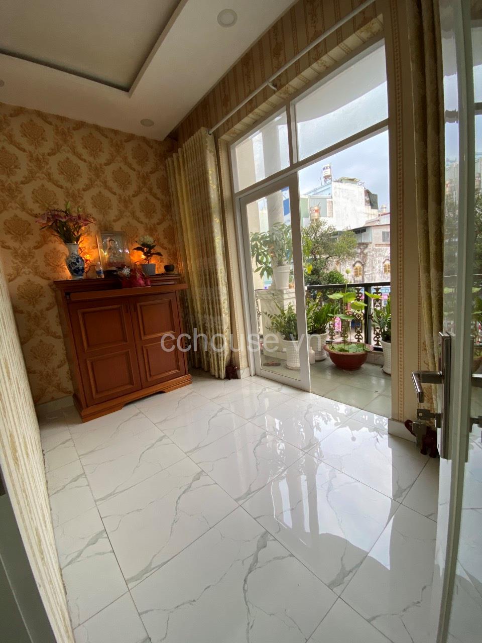 https://batdongsan.blob.core.windows.net/cchouse/Property/20217/67bd42b6f2ec40369839ccfac1638b1e_8aa0c19e2adadd8484cb42.jpg