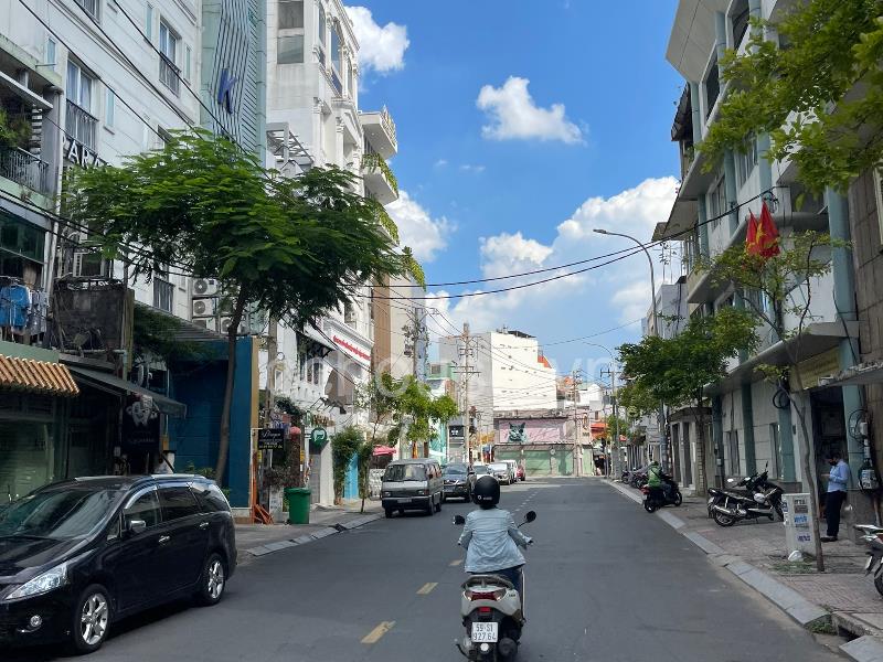 Tòa Nhà số 1 Trần Nhật Duật, P. Tân Định, Quận 1 ,DT: 7,85m x 15,5m - DTCN: 121m2