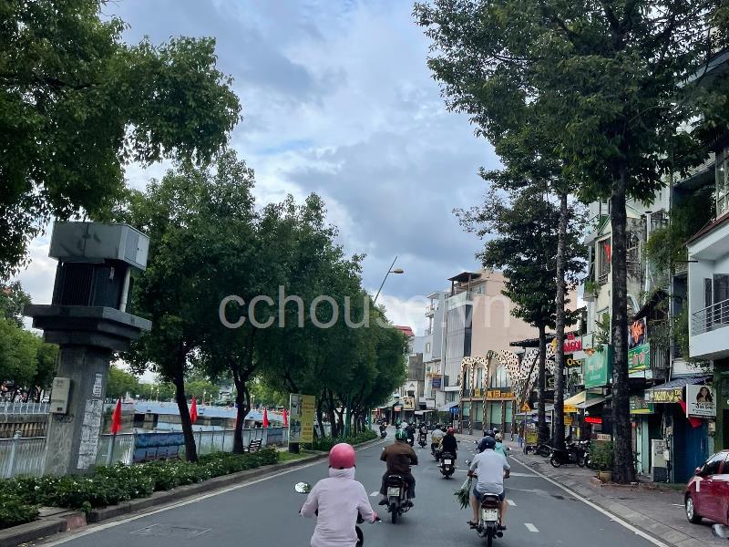 NHÀ MẶT TIỀN HOÀNG SA, QUẬN TÂN BÌNH, DT: 4 X 18M, KC: TRỆT 2 LẦU, HĐT: 42TR/TH, GIÁ: 15.5 TỶ