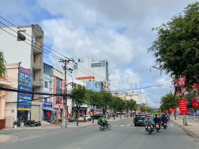 Bán nhà MT đường Trường Chinh, P12, Tân Bình