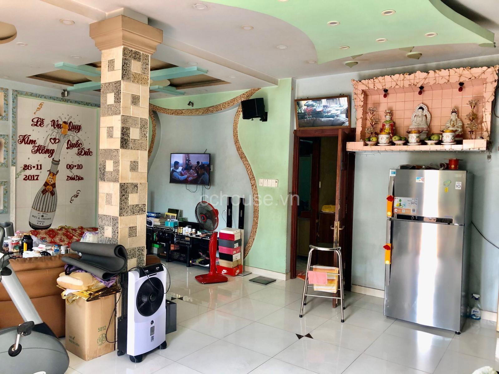 Bán nhà hẻm 180 Lạc Long Quân, P10, Q11. DT 8x14m, 3 tầng