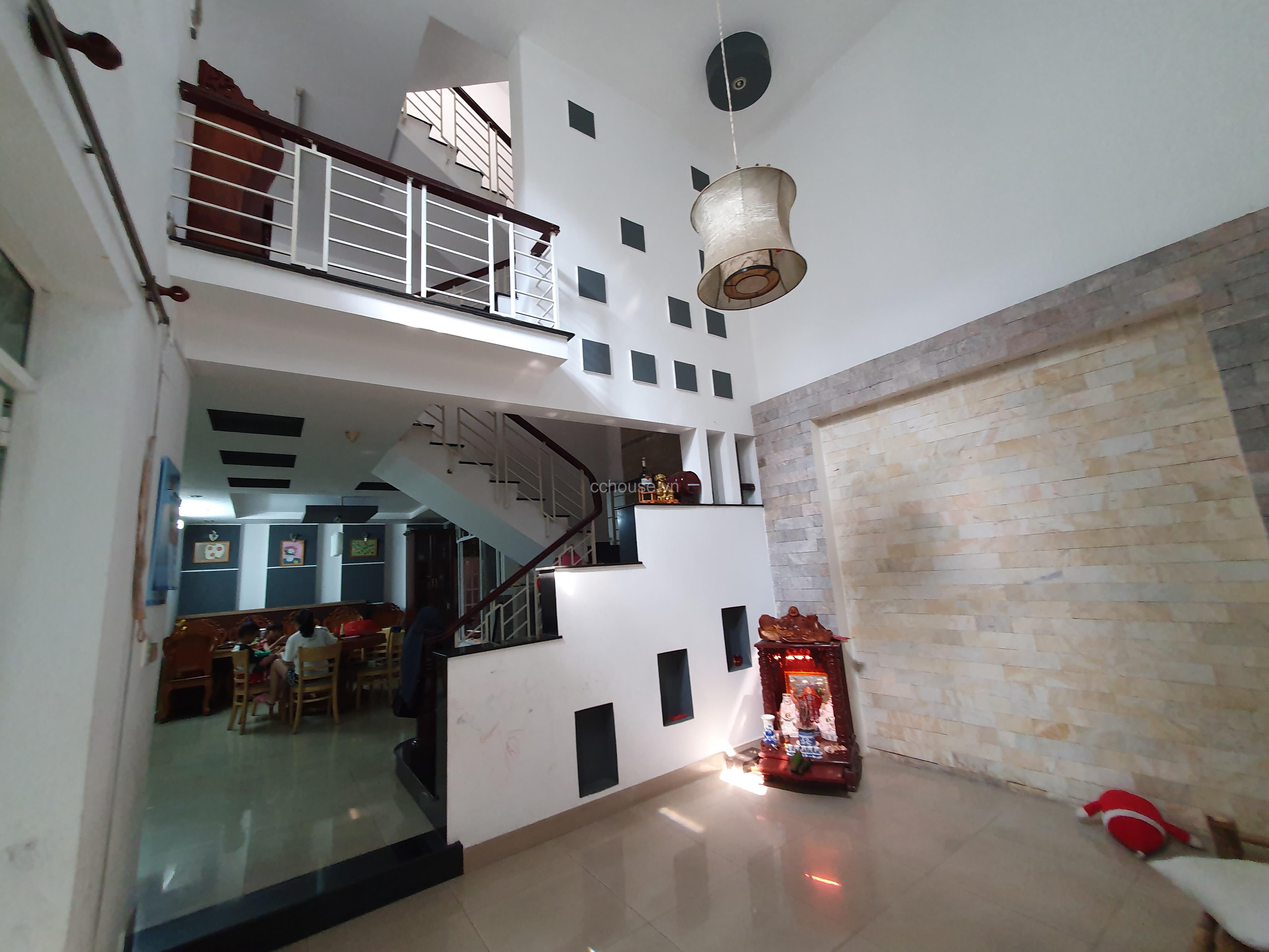 Nhà trường chinh ngang 8.2 Q Tân Bình