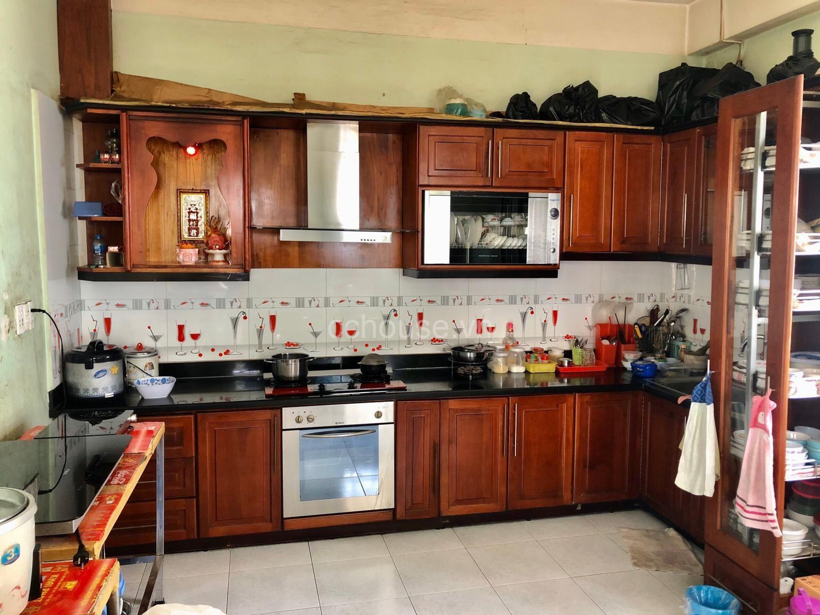 Bán nhà hẻm 180 Lạc Long Quân, P10, Q11. DT 8x14m, 3 tầng