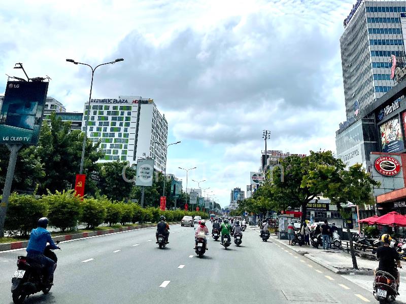 Bán Tòa nhà góc 2 mặt tiền Cộng Hoà - Quận Tân Bình. hầm 8 tầng 