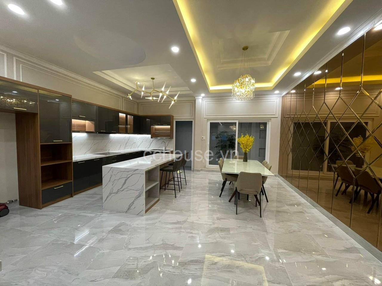 Bán nhà hẻm Võ Thị Sáu, Q1 đối diện CV Lê Văn Tám. DT 6.5x18m, 5 tầng
