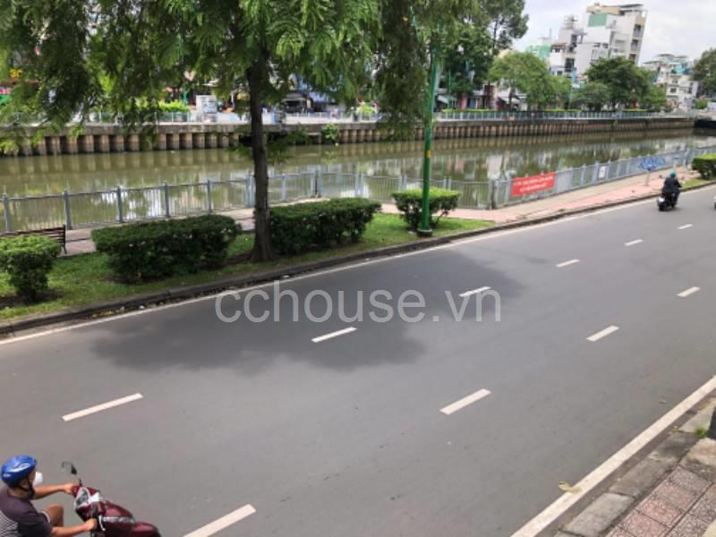 Bán nhà căn góc MTKD Trường Sa, P.Nhiêu Lộc. DT 8x11m, 3 tầng