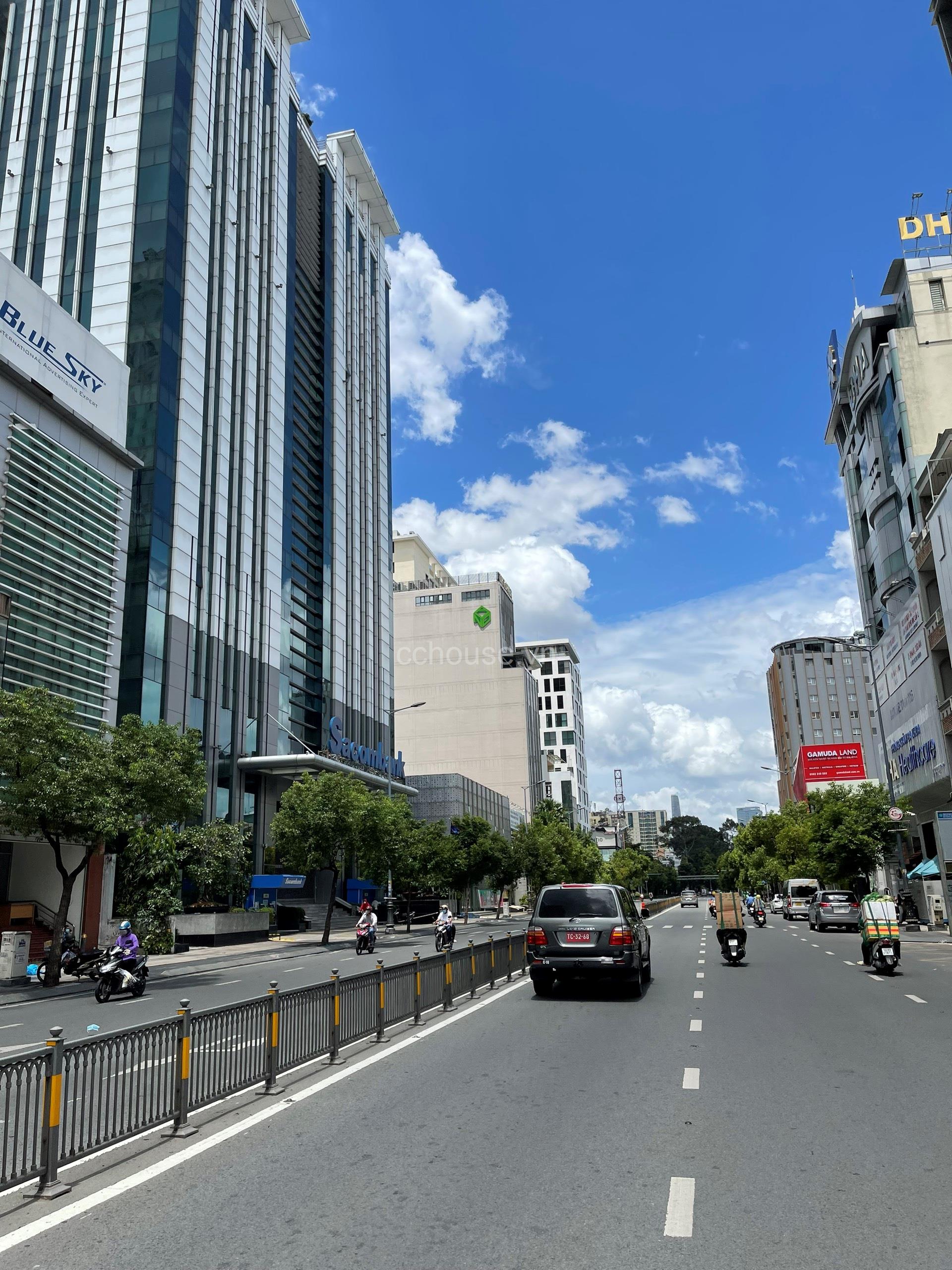 Cho thuê nhà căn góc MT Nam Kỳ Khởi Nghĩa, Q3. DT 6x7m, 3 tầng