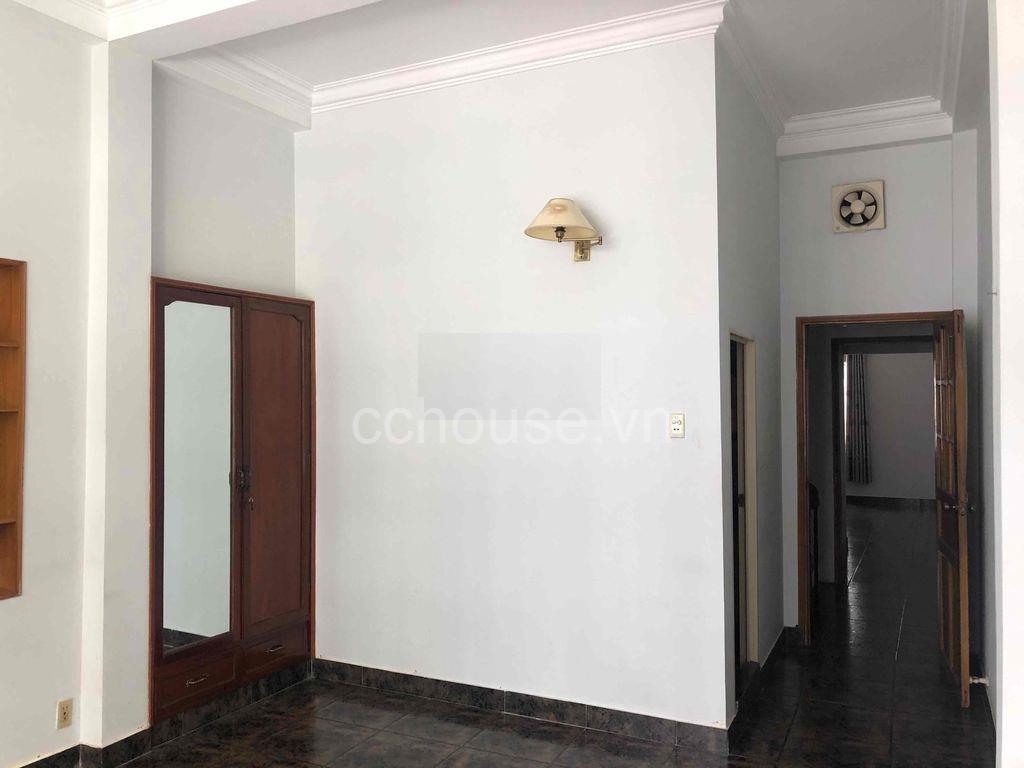 Hẻm xe hơi Võ Văn Tần P5. Q3